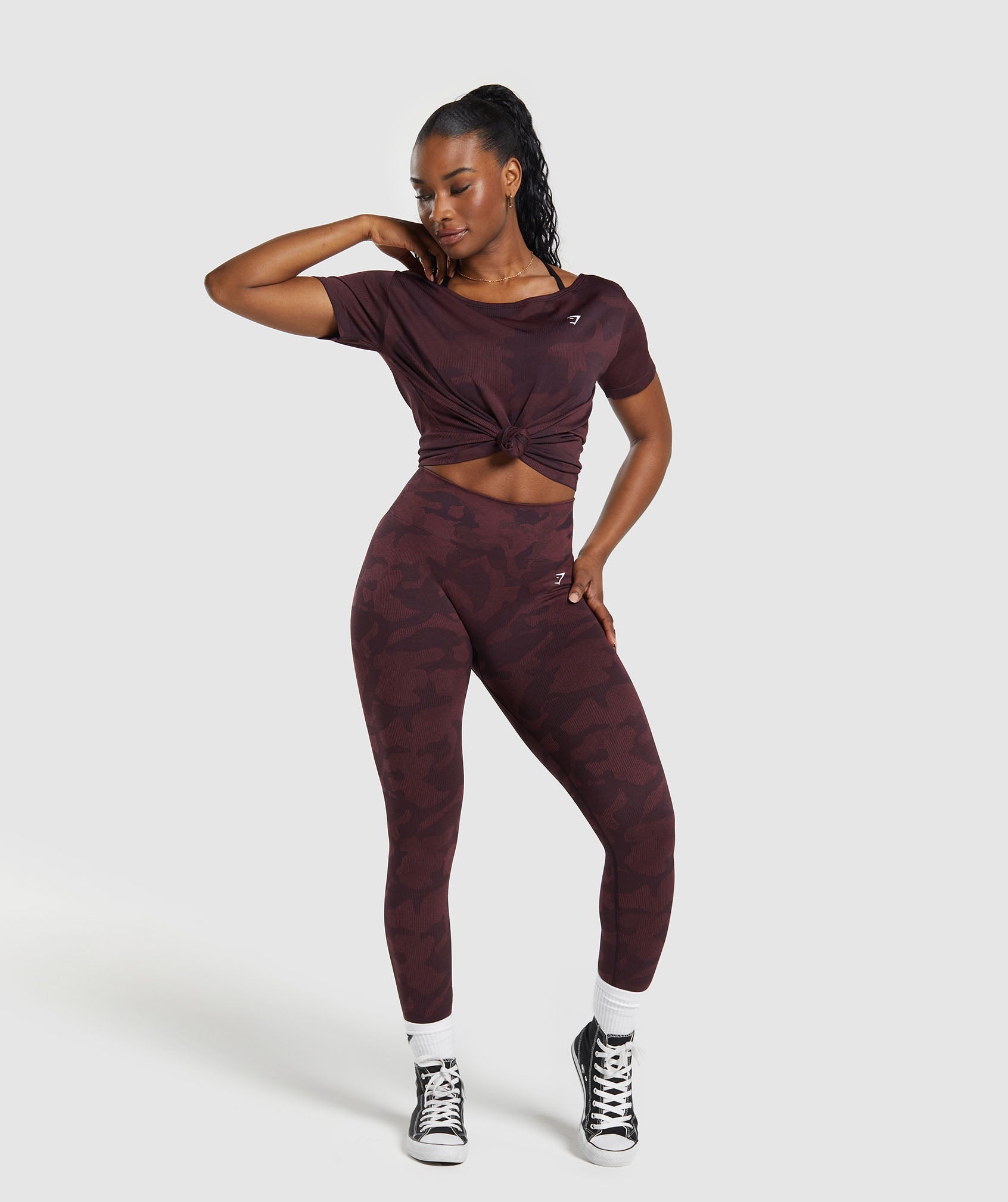 gymshark-adapt-camo-seamless-t-shirt-plum-brown-burgundy-brown-ss24