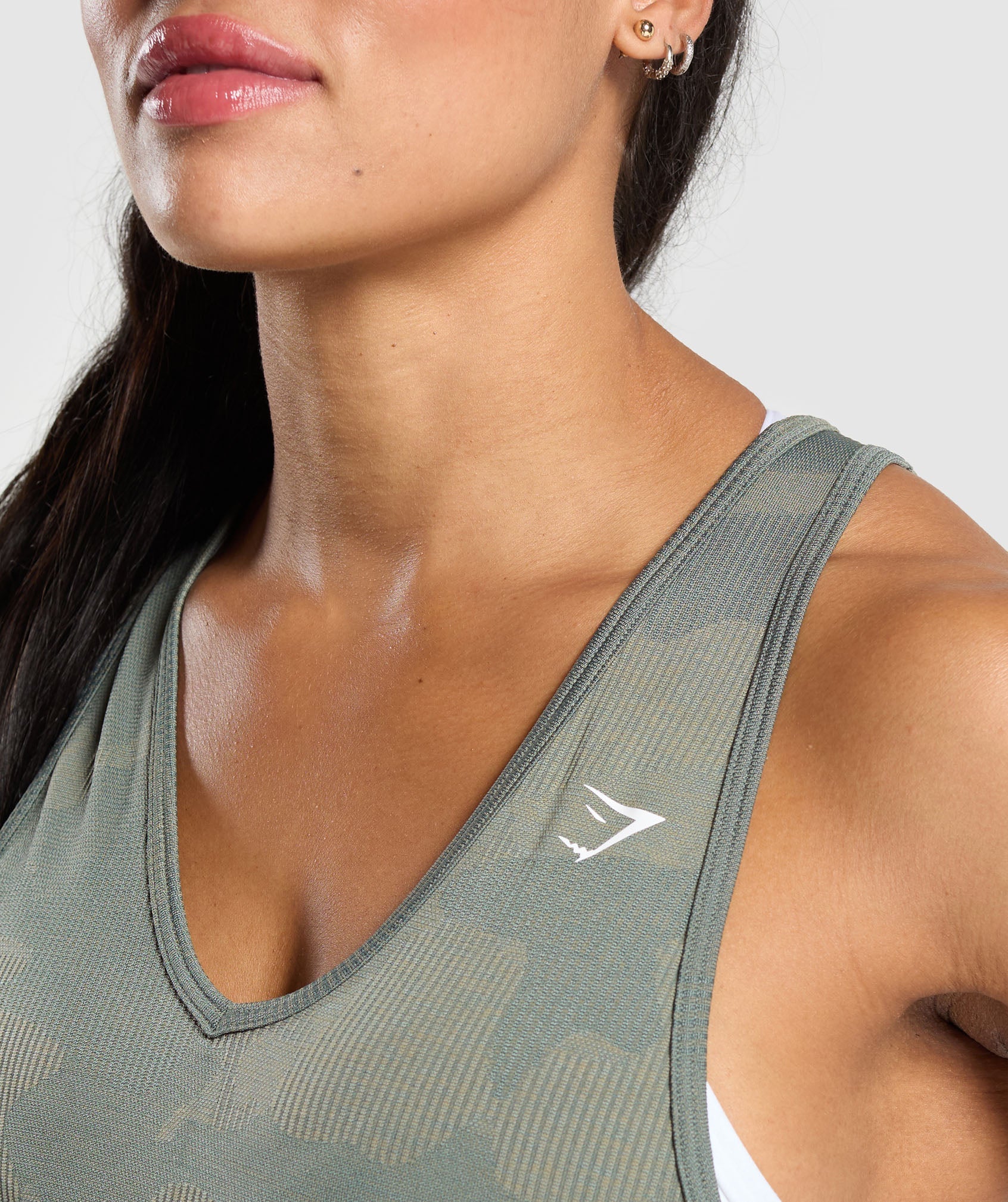 gymshark-adapt-camo-seamless-tank-unit-green-chalk-green-ss24