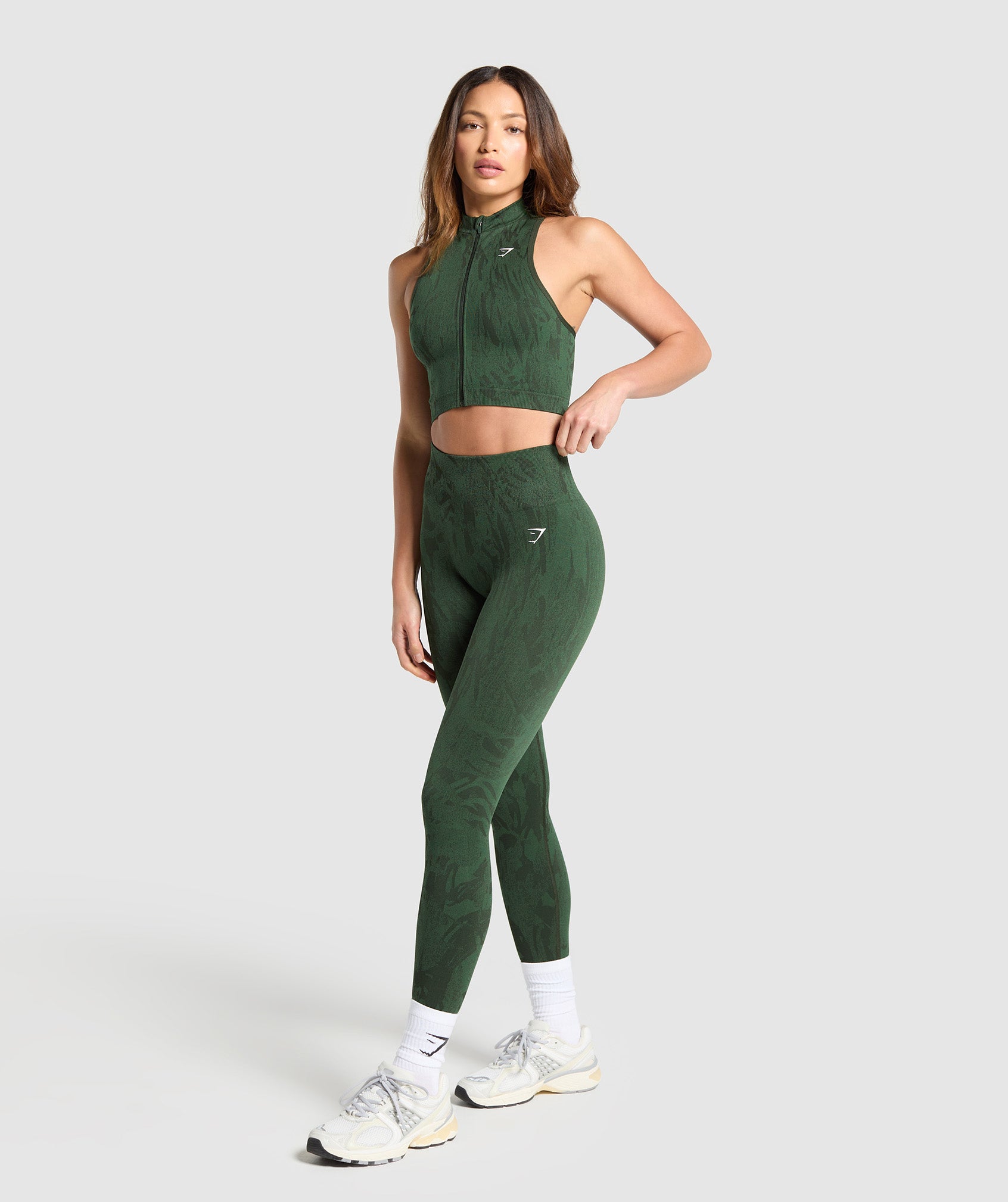 gymshark-adapt-camo-seamless-zip-up-crop-top-trail-green-classic-green-ss25