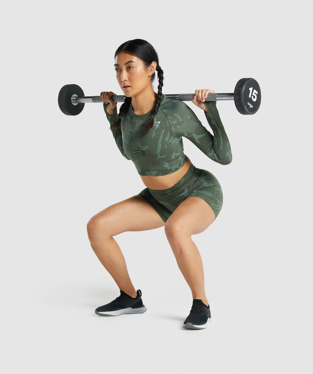 gymshark-adapt-camo-seamless-long-sleeve-crop-top-savanna-green-aw21