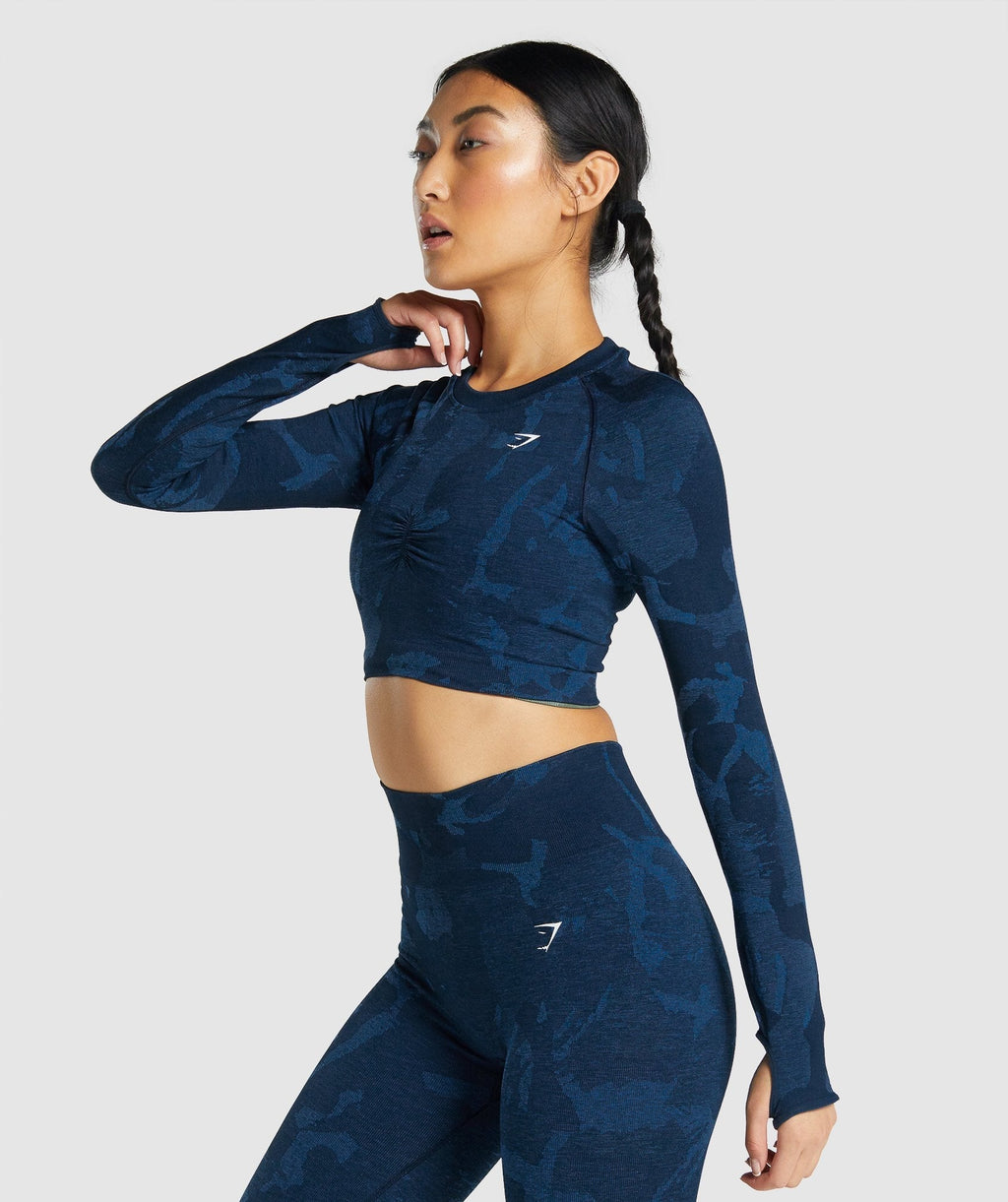 gymshark-adapt-camo-seamless-long-sleeve-crop-top-savanna-navy-aw21