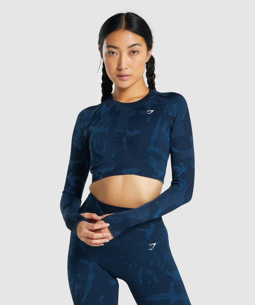 gymshark-adapt-camo-seamless-long-sleeve-crop-top-savanna-navy-aw21