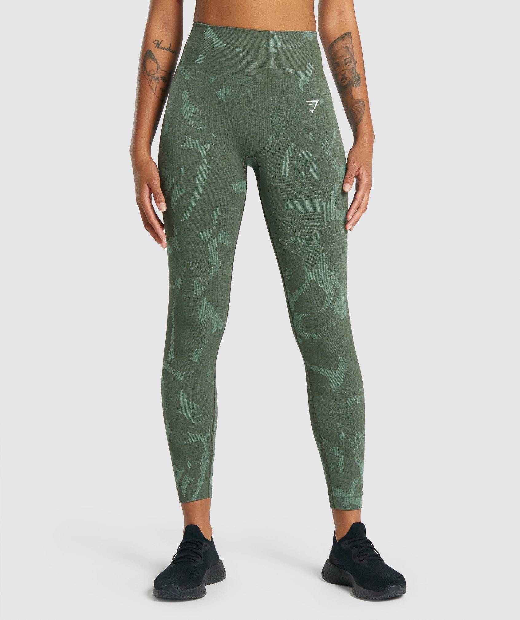 gymshark-adapt-camo-seamless-leggings-savanna-green-aw21