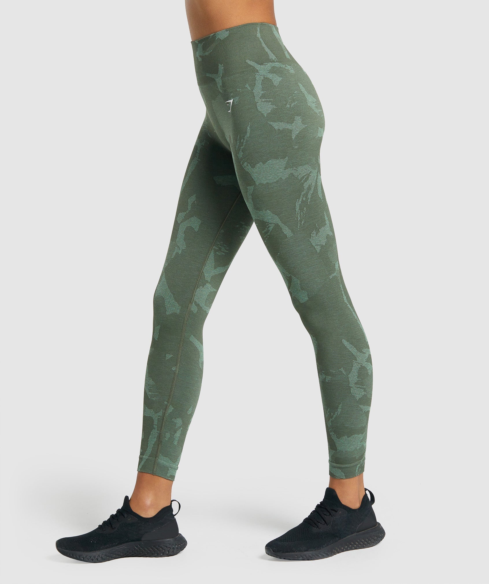 gymshark-adapt-camo-seamless-leggings-savanna-green-aw21