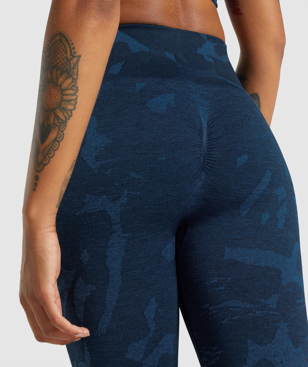 gymshark-adapt-camo-seamless-leggings-savanna-navy-aw21
