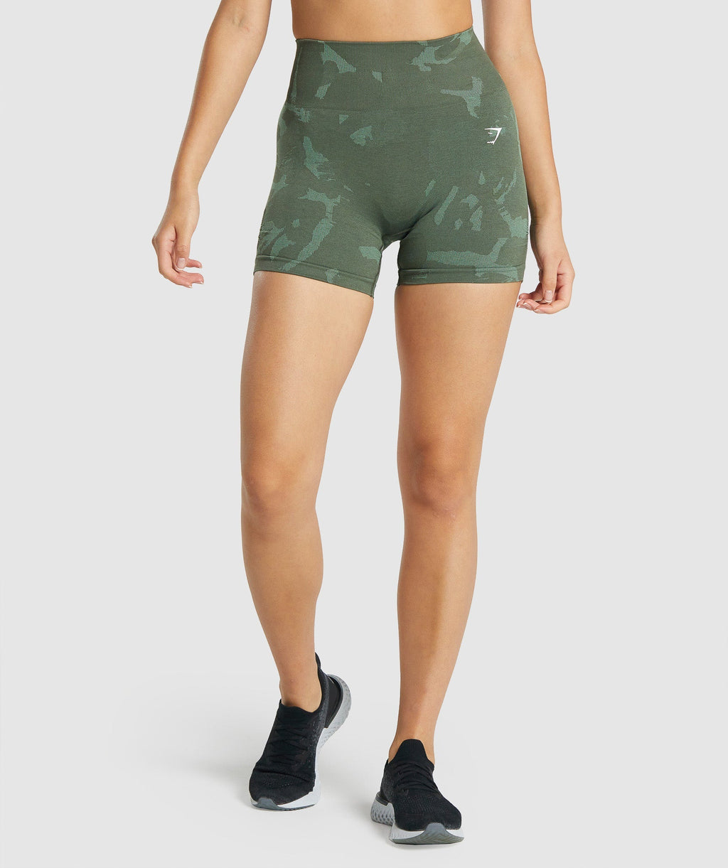 gymshark-adapt-camo-seamless-shorts-savanna-green-aw21