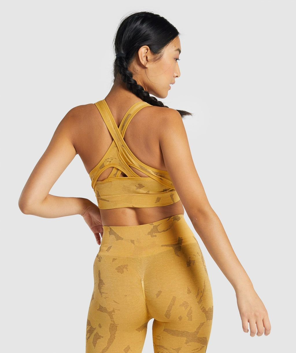 gymshark-adapt-camo-seamless-sports-bra-savanna-yellow-aw21