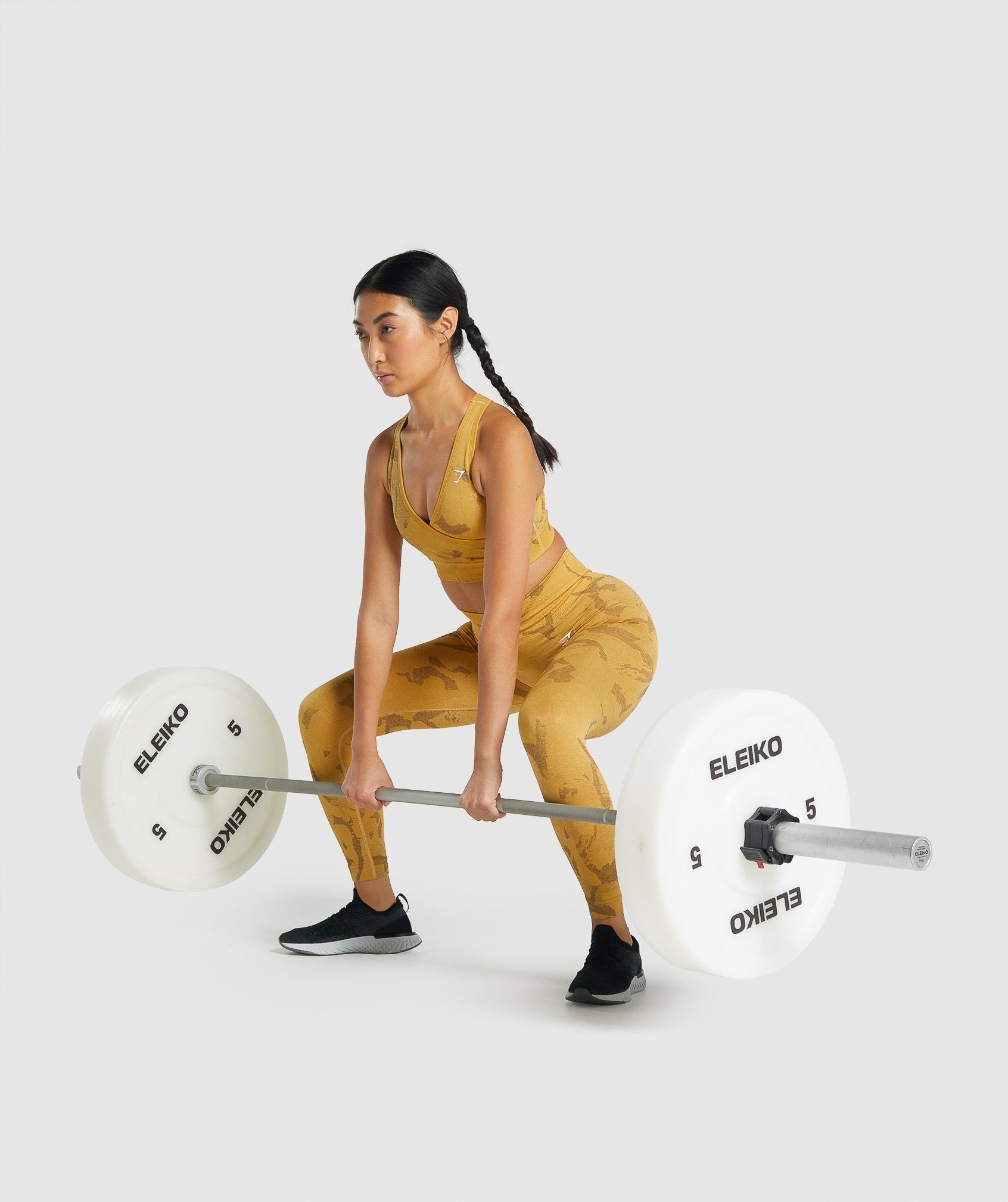 gymshark-adapt-camo-seamless-sports-bra-savanna-yellow-aw21