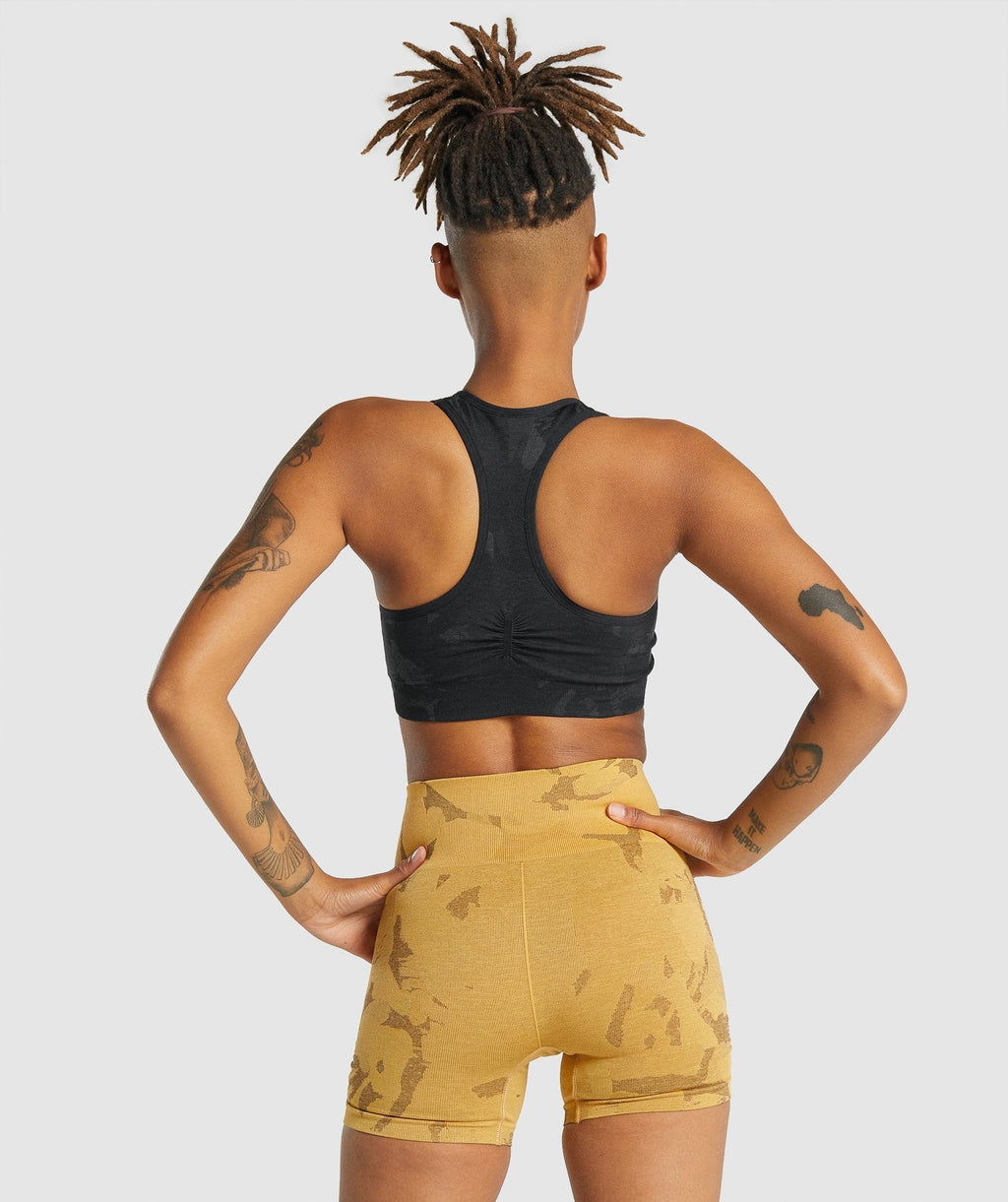 gymshark-adapt-camo-seamless-racer-back-sports-bra-savanna-black-aw21