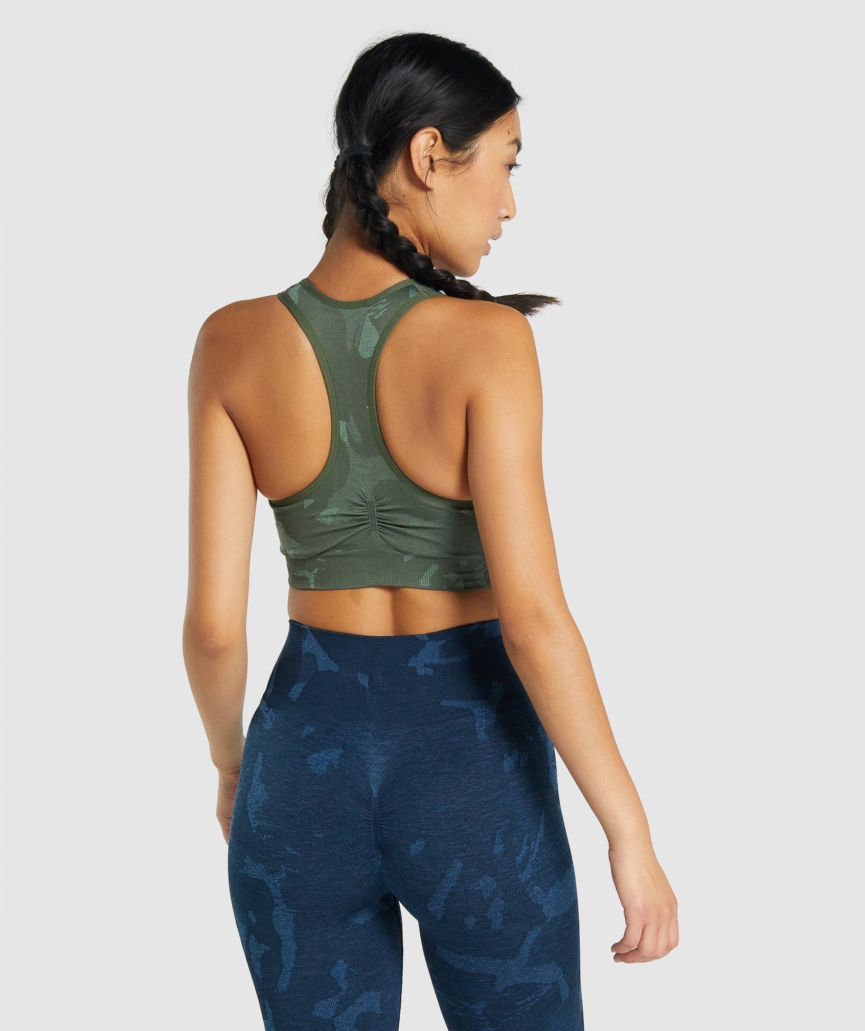 gymshark-adapt-camo-seamless-racer-back-sports-bra-savanna-green-aw21