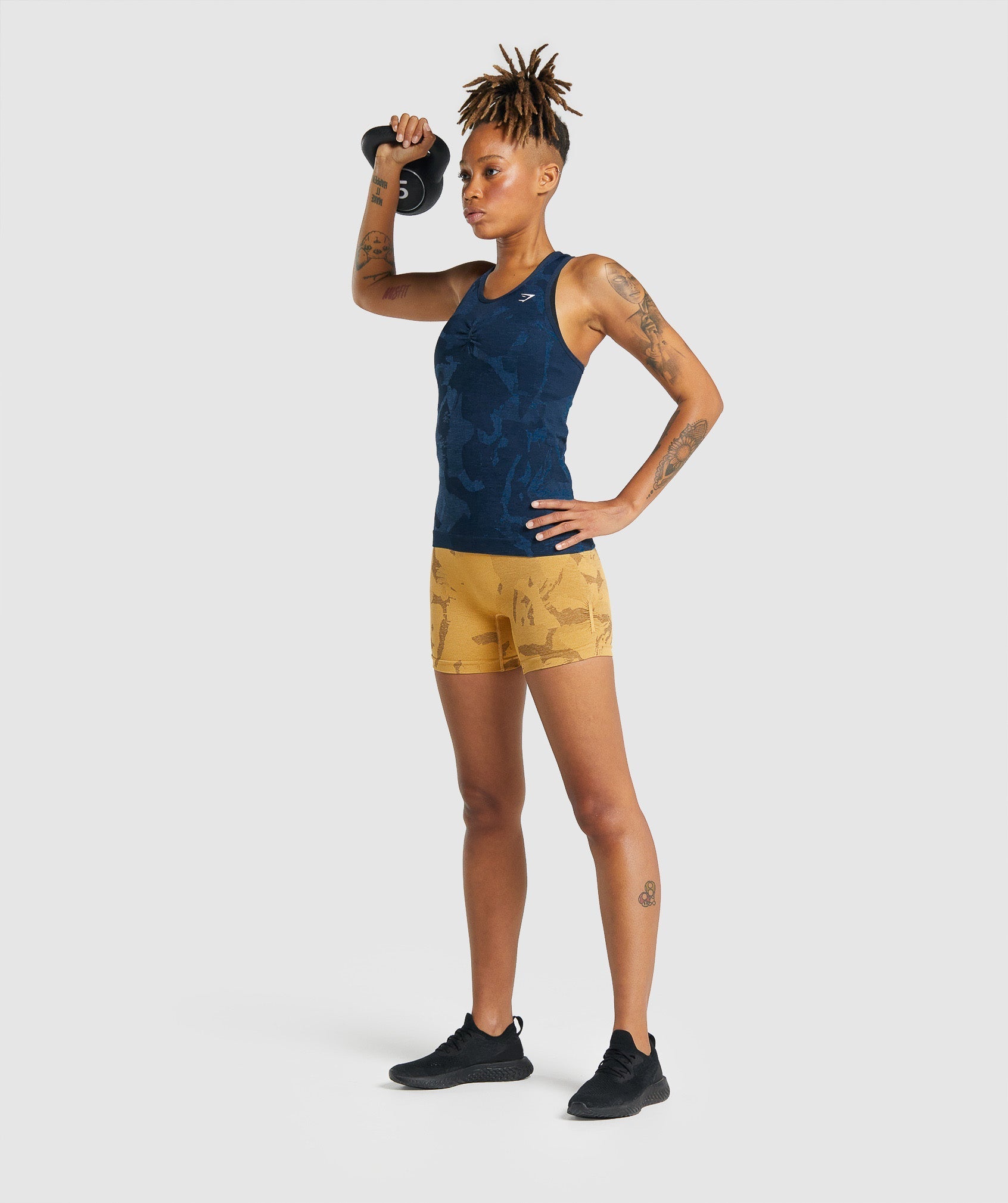 gymshark-adapt-camo-seamless-tank-savanna-navy-aw21