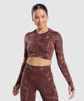 gymshark-adapt-camo-seamless-long-sleeve-crop-top-savanna-cherry-brown-ss22
