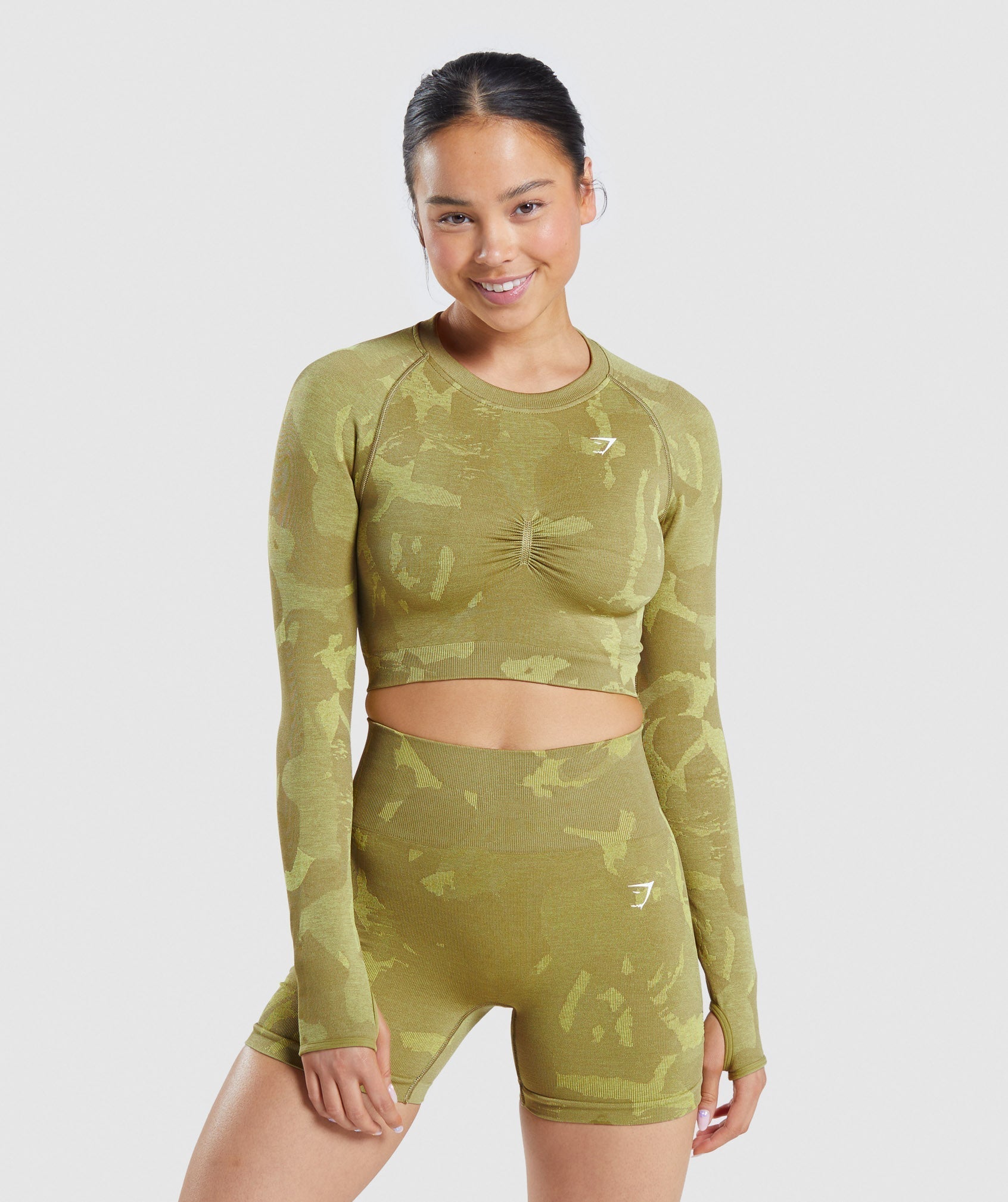 gymshark-adapt-camo-seamless-long-sleeve-crop-top-savanna-griffin-green-ss22