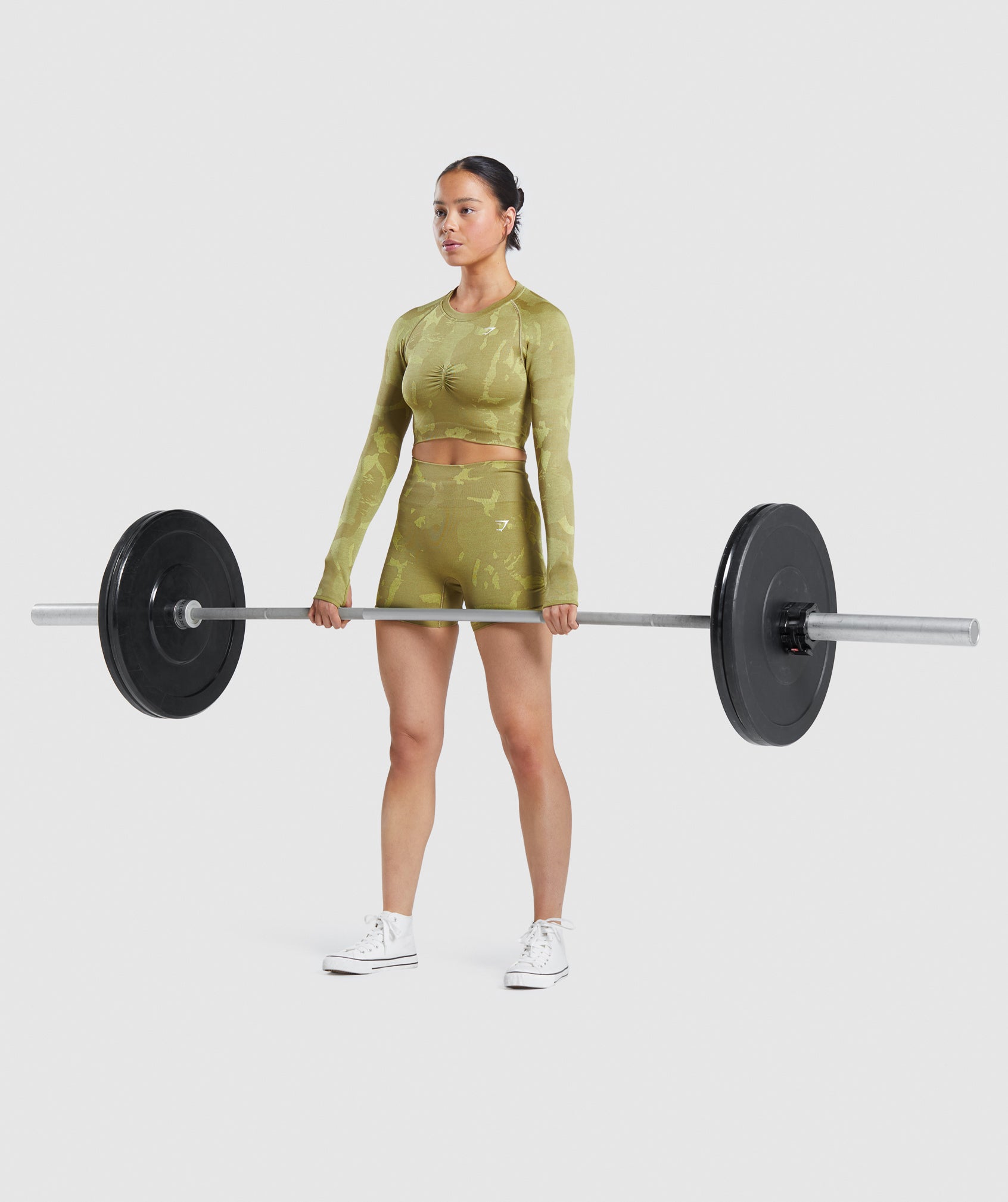 gymshark-adapt-camo-seamless-long-sleeve-crop-top-savanna-griffin-green-ss22