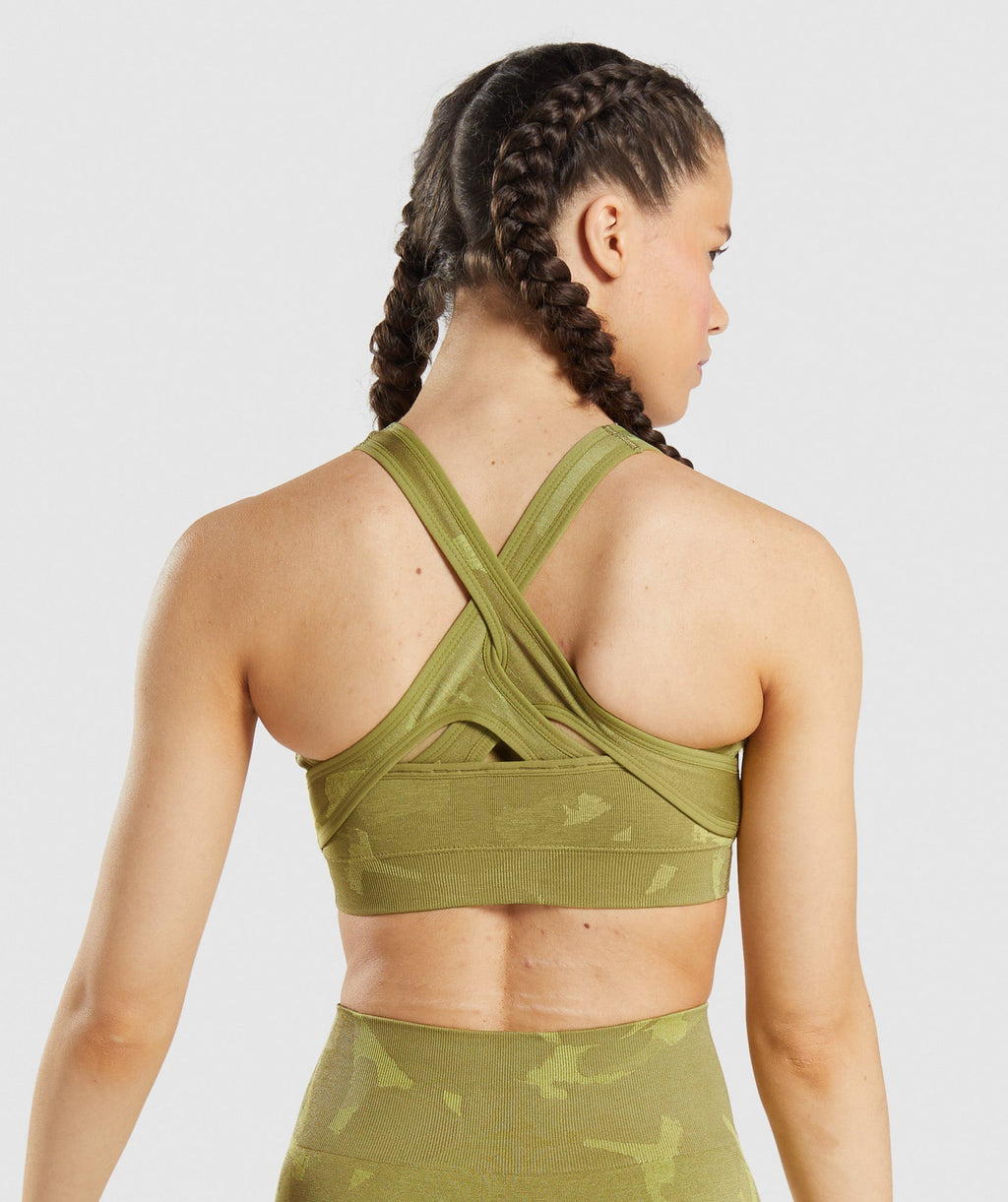 gymshark-adapt-camo-seamless-sports-bra-savanna-griffin-green-ss22