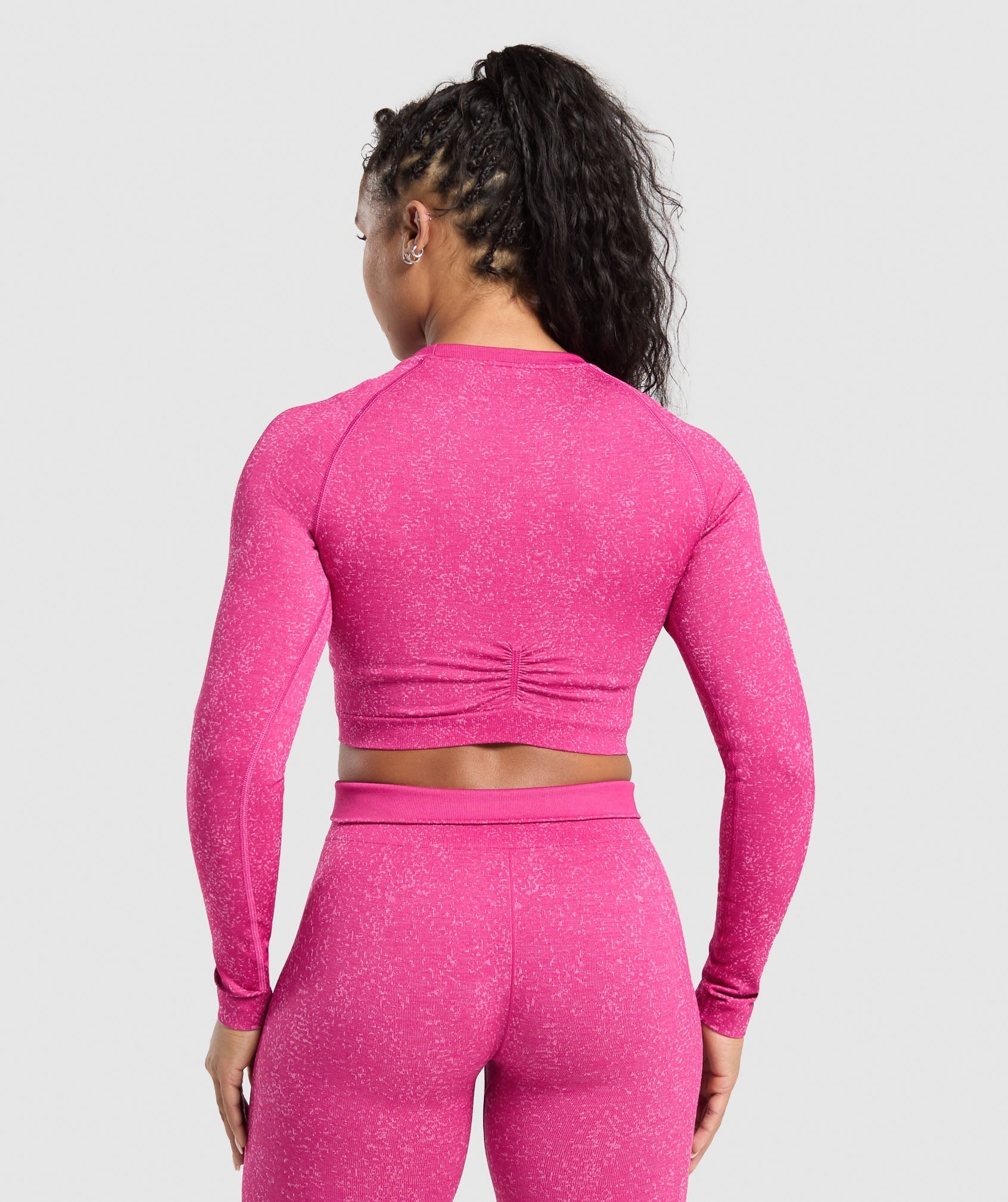 gymshark-adapt-fleck-seamless-long-sleeve-crop-top-winning-pink-sour-pink-ss25