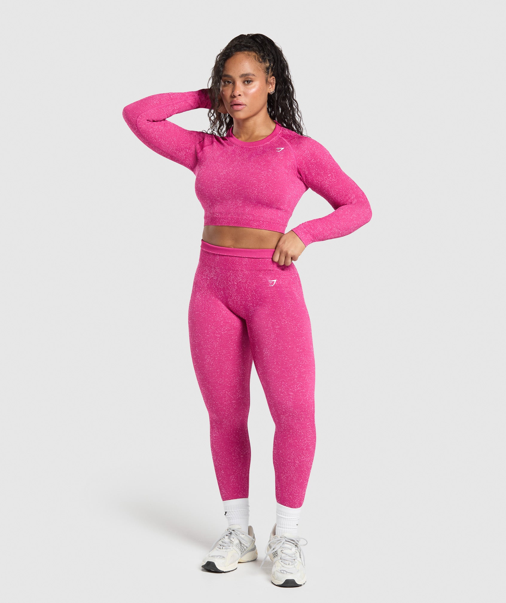gymshark-adapt-fleck-seamless-long-sleeve-crop-top-winning-pink-sour-pink-ss25