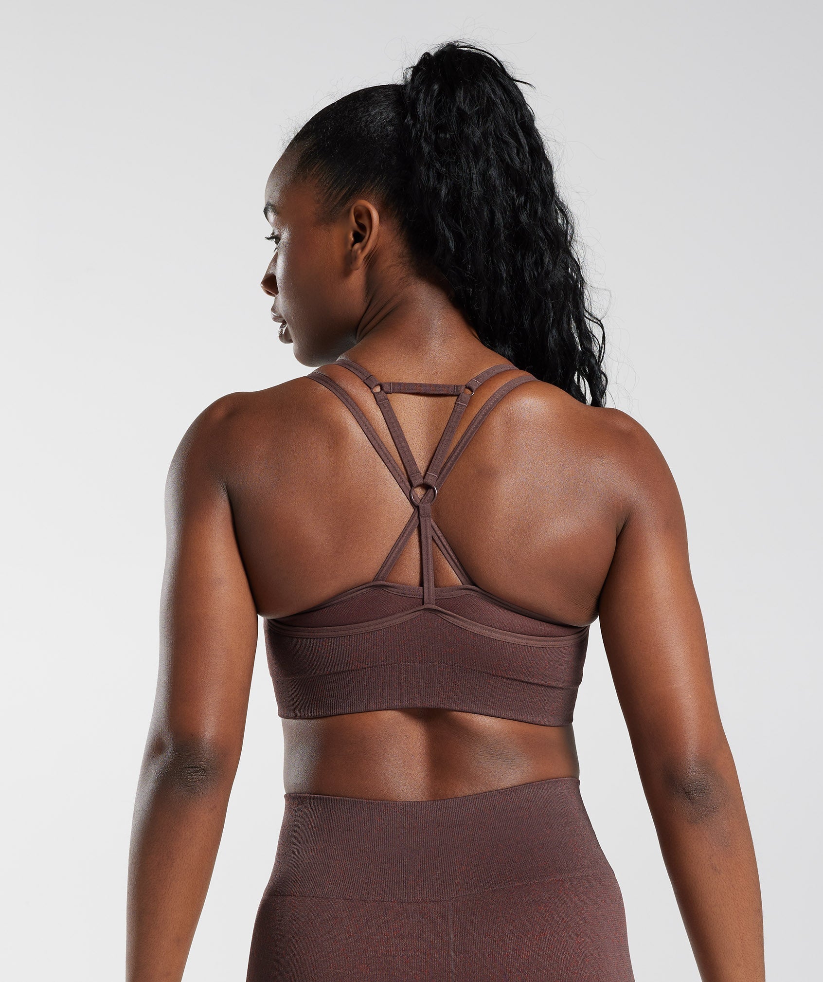 gymshark-adapt-fleck-seamless-sports-bra-chocolate-brown-ss23