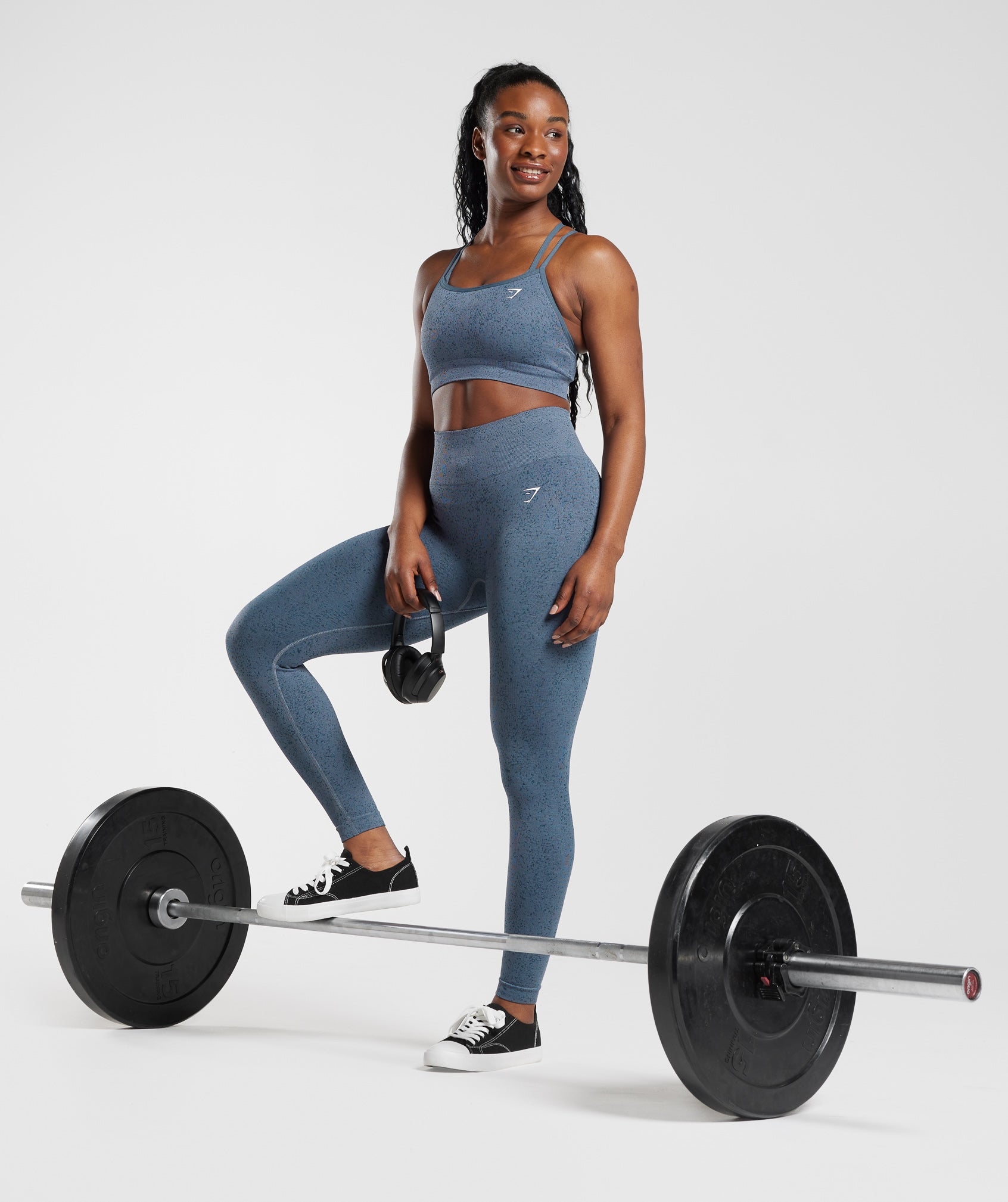 gymshark-adapt-fleck-seamless-sports-bra-evening-blue-ss23