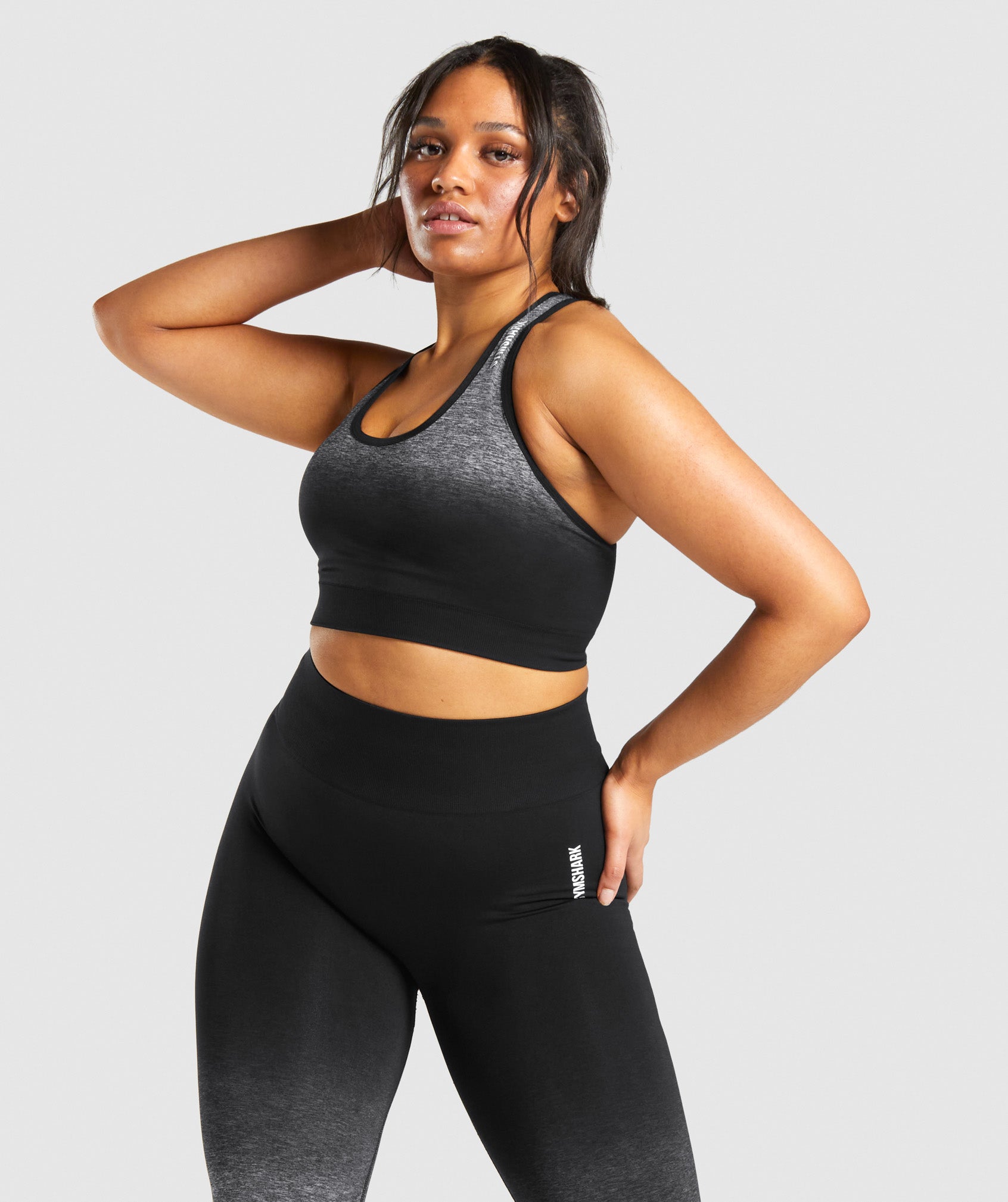 gymshark-adapt-ombre-sports-bra-black-black-marl