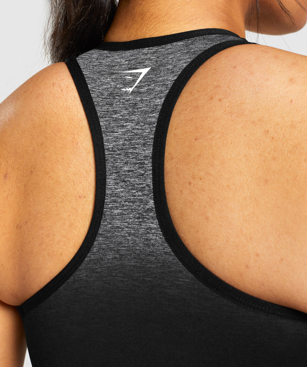 gymshark-adapt-ombre-sports-bra-black-black-marl