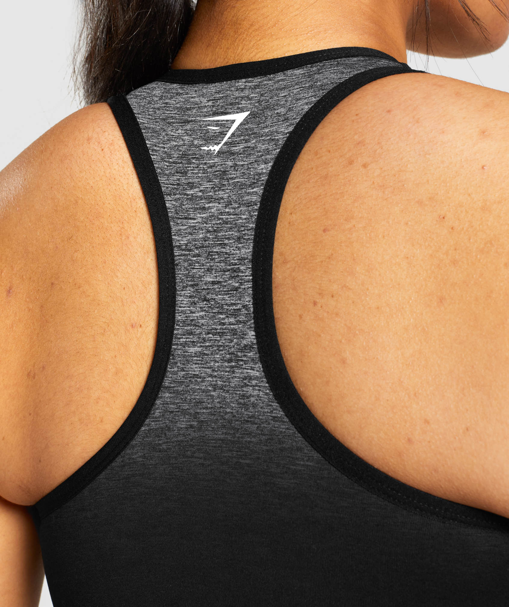 gymshark-adapt-ombre-sports-bra-black-black-marl