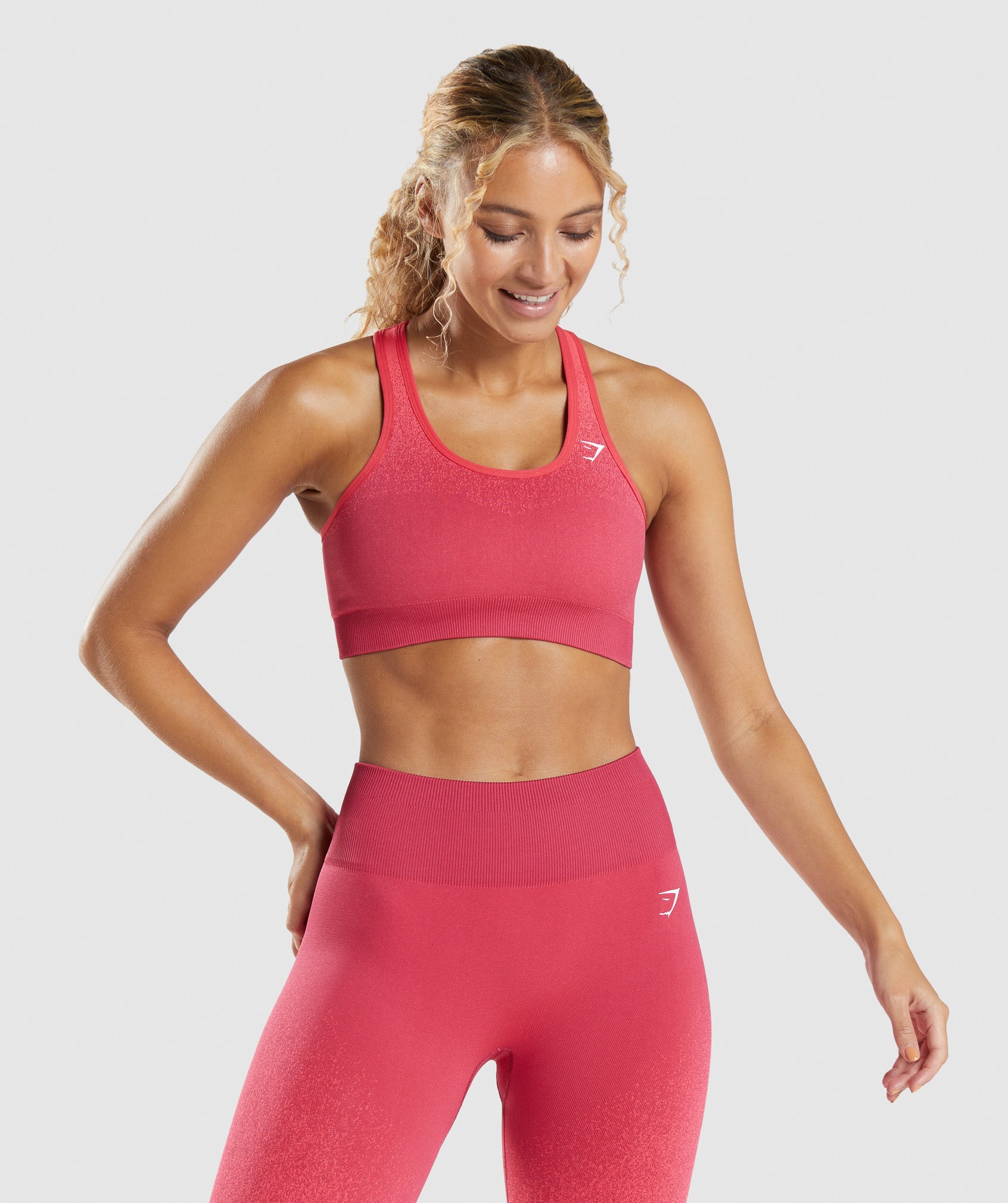 gymshark-adapt-ombre-seamless-sports-bra-pink-red-aw21