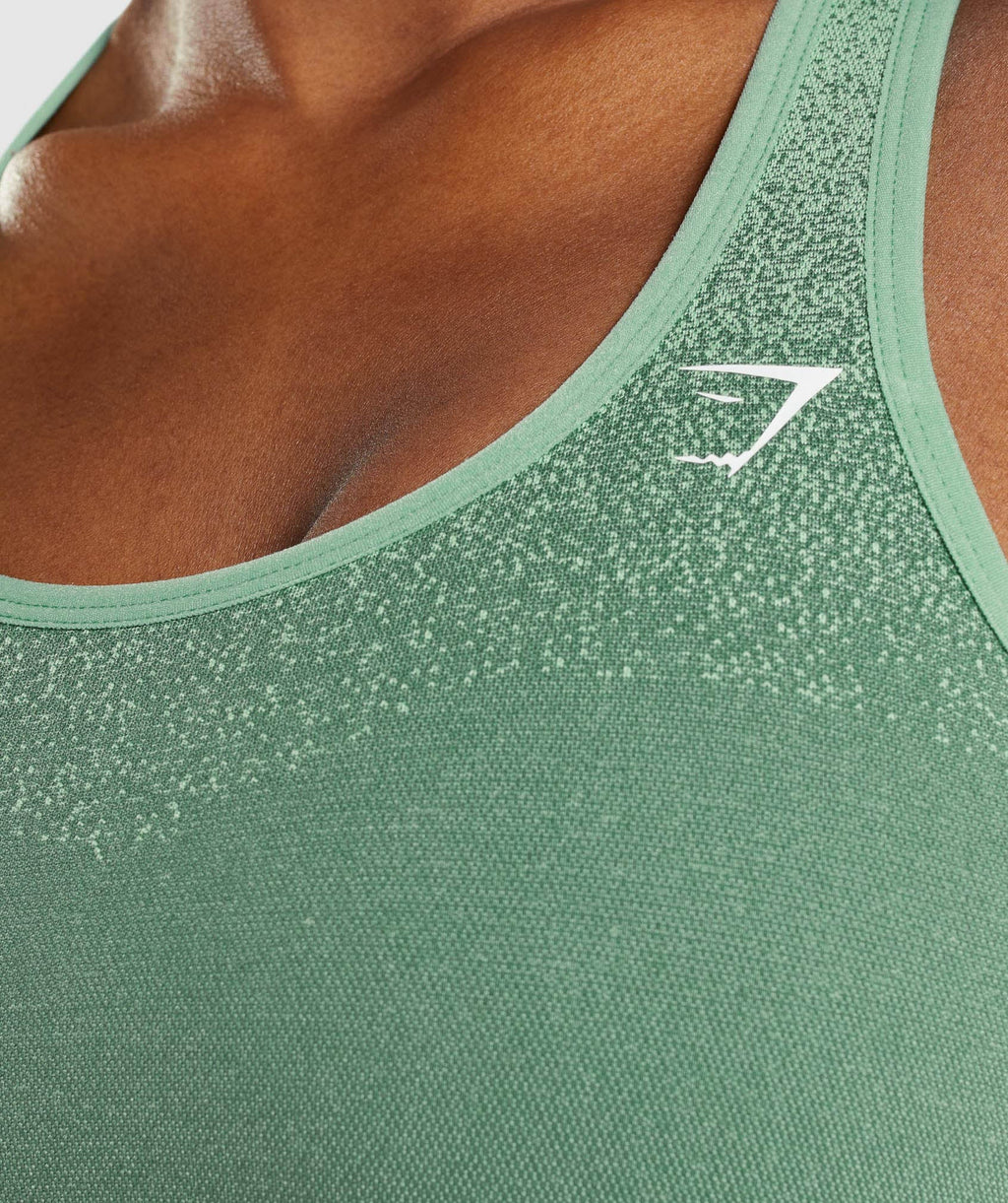 gymshark-adapt-ombre-seamless-sports-bra-green-light-gree-aw21