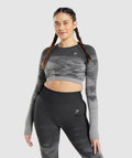 gymshark-adapt-ombre-crop-top-triangle-black-ss22