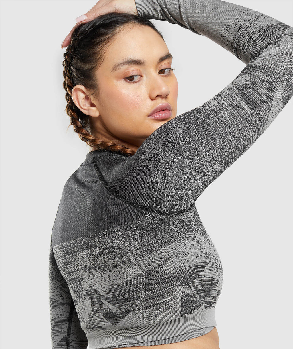 gymshark-adapt-ombre-crop-top-triangle-black-ss22