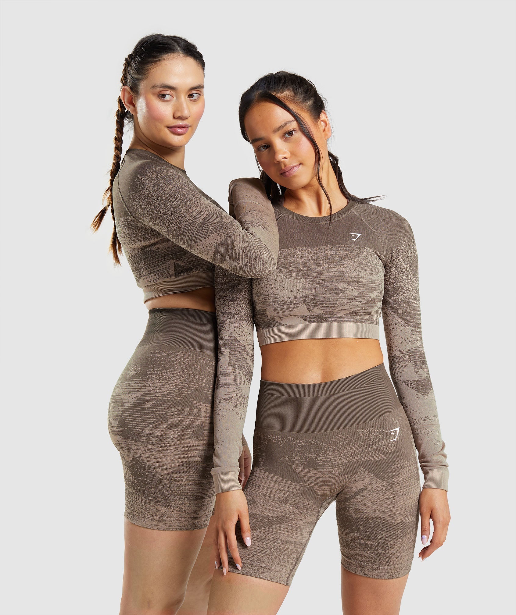 gymshark-adapt-ombre-crop-top-triangle-penny-brown-print-ss22