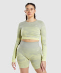 gymshark-adapt-ombre-crop-top-triangle-taupe-grey-print-ss22