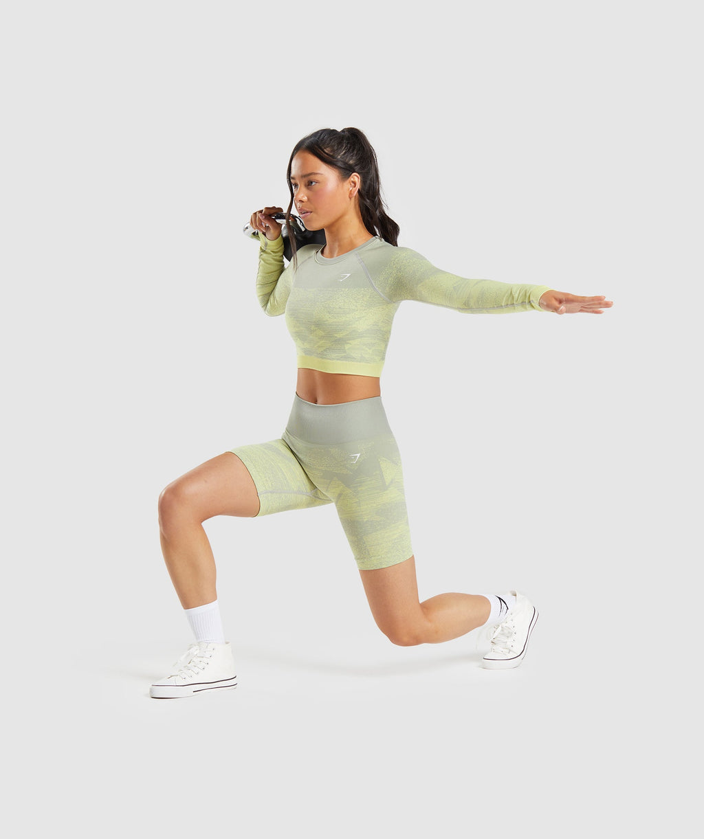 gymshark-adapt-ombre-seamless-shorts-triangle-taupe-grey-print-ss22