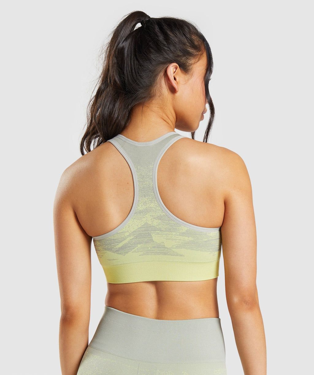 gymshark-adapt-ombre-seamless-sports-bra-triangle-taupe-grey-print-ss22