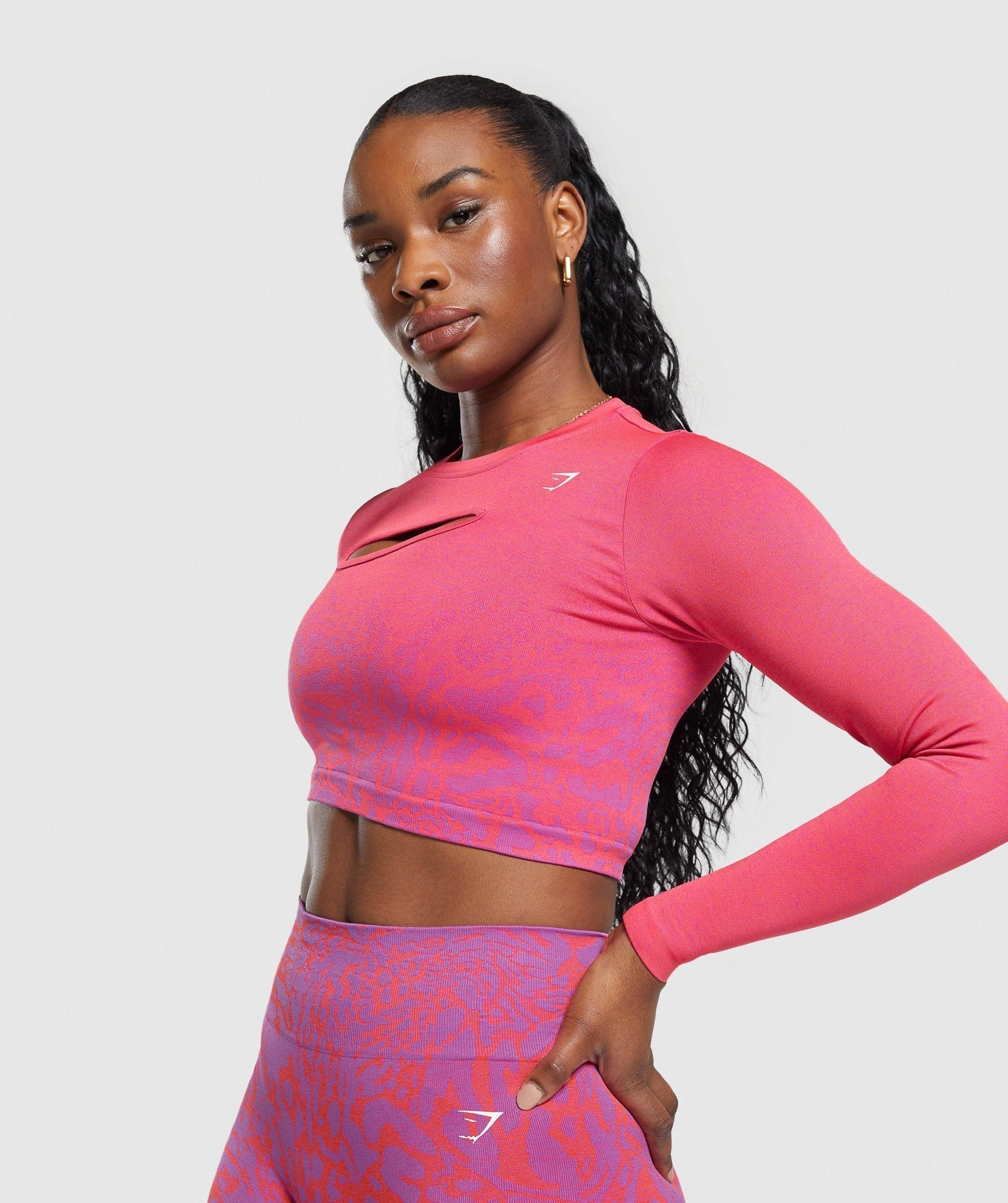gymshark-adapt-safari-seamless-faded-long-sleeve-top-shelly-pink-fly-coral-ss24