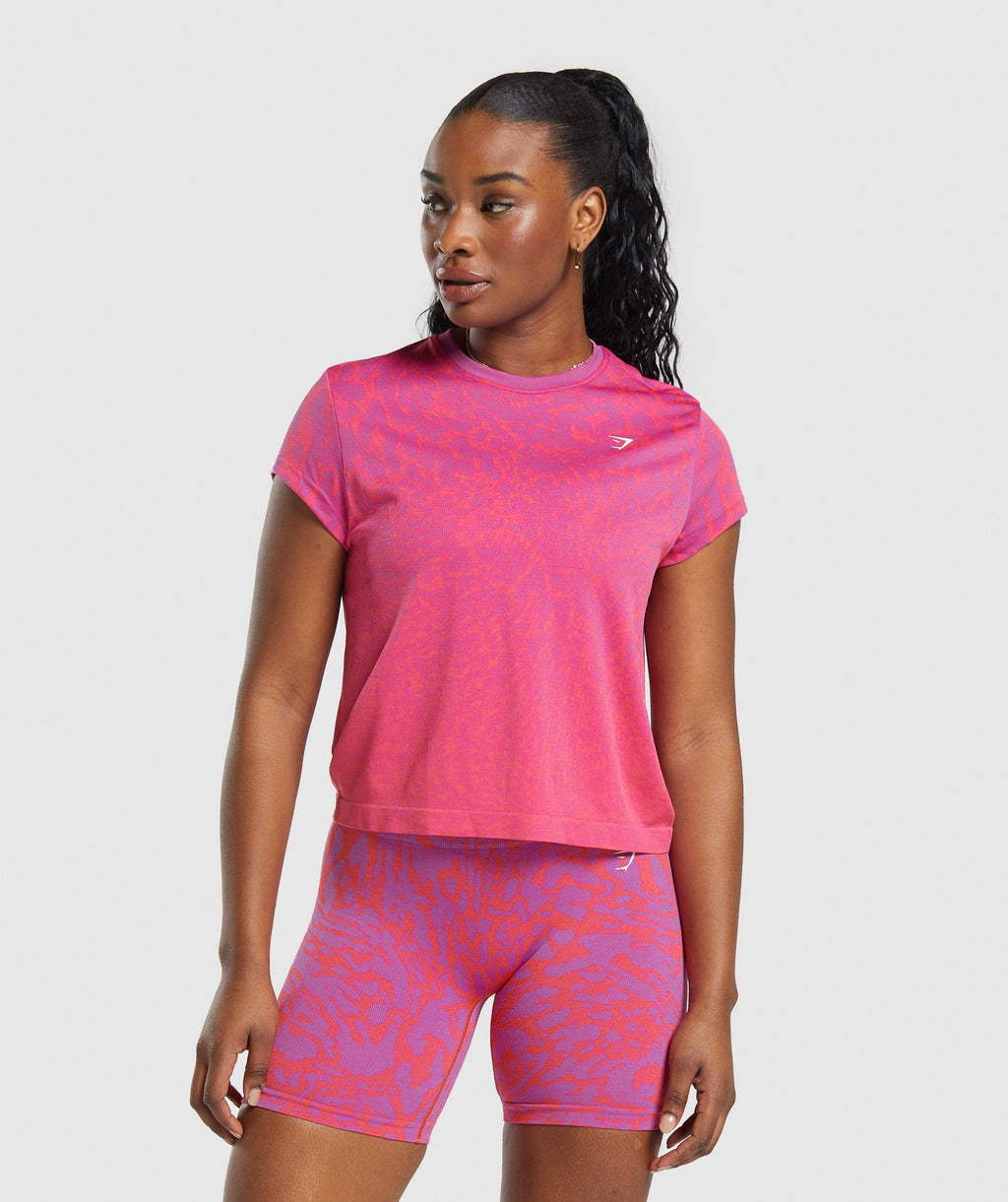 gymshark-adapt-safari-seamless-faded-t-shirt-shelly-pink-fly-coral-ss24