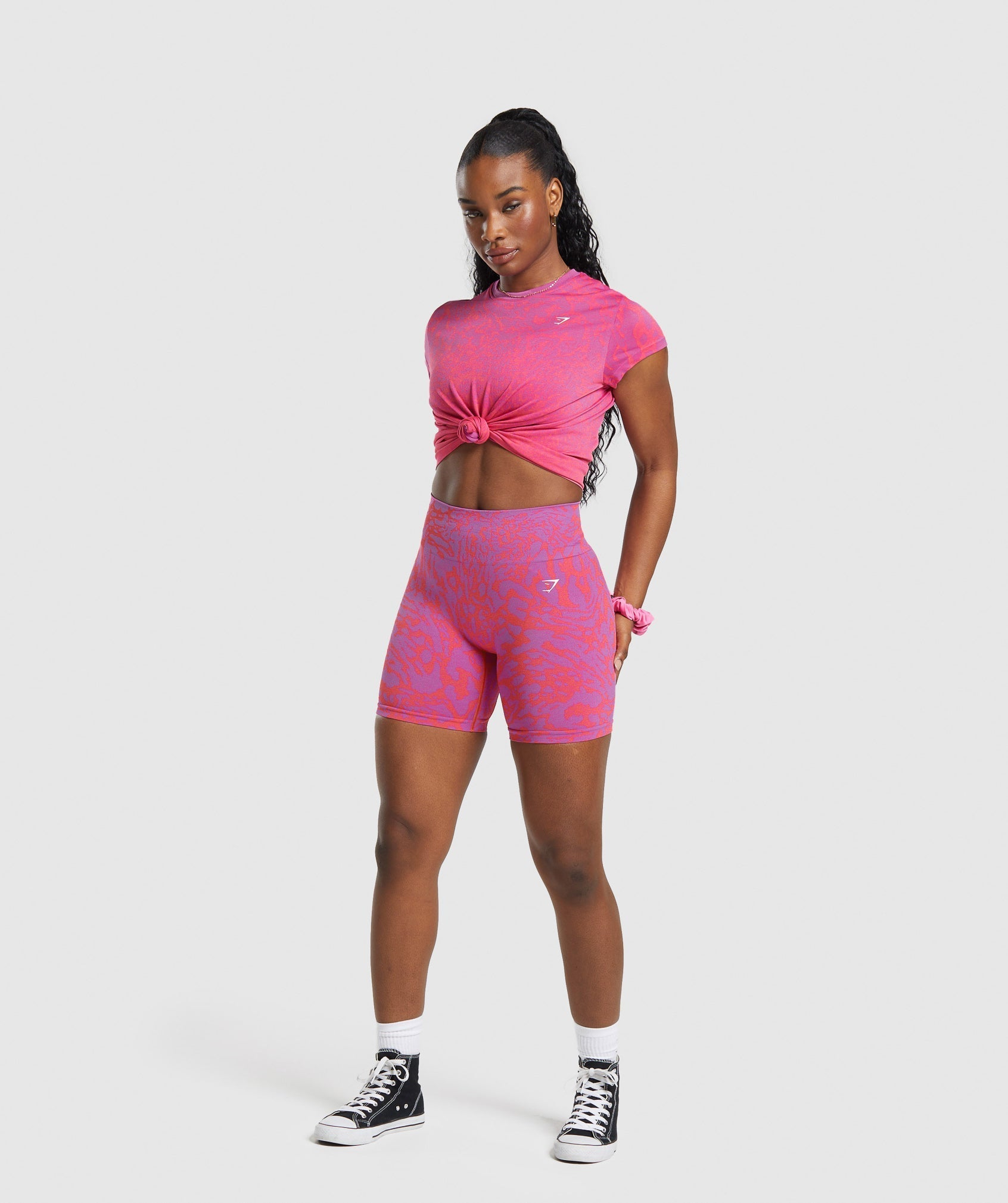 gymshark-adapt-safari-seamless-faded-t-shirt-shelly-pink-fly-coral-ss24