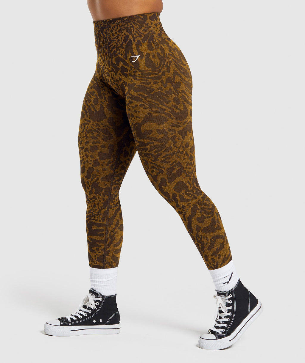 gymshark-adapt-safari-seamless-long-sleeve-crop-top-archive-brown-burnt-yellow-ss24