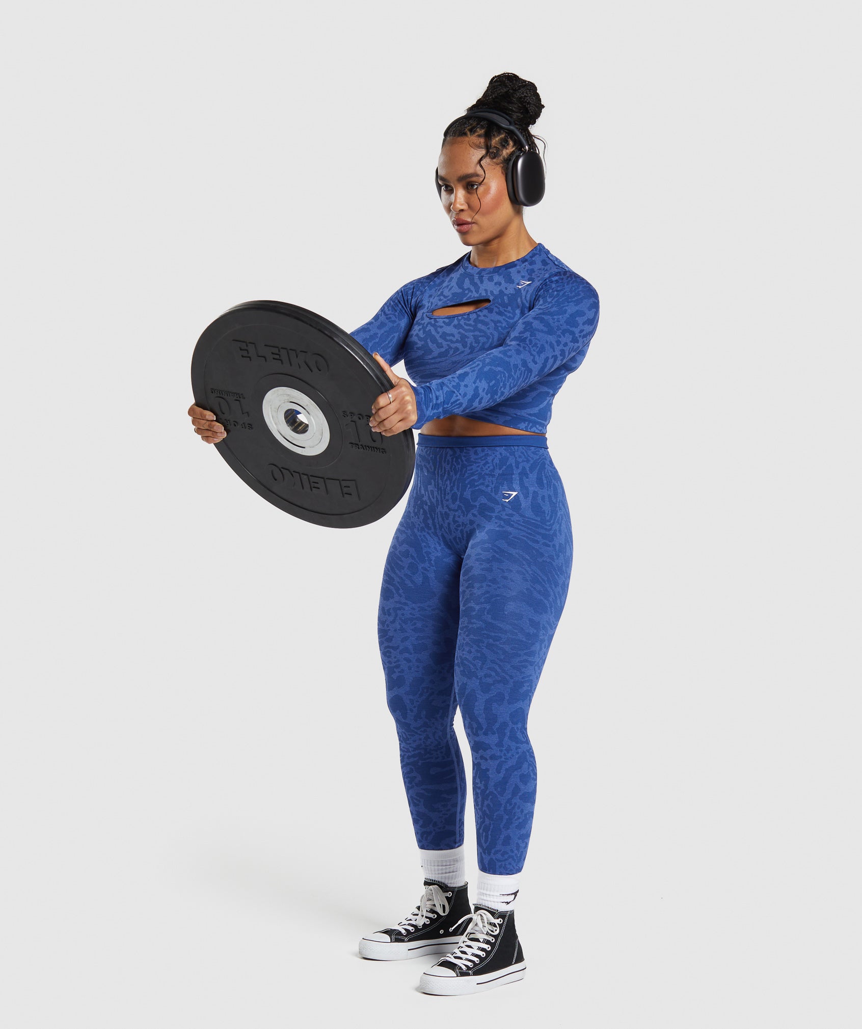 gymshark-adapt-safari-seamless-long-sleeve-crop-top-wave-blue-iris-blue-ss24