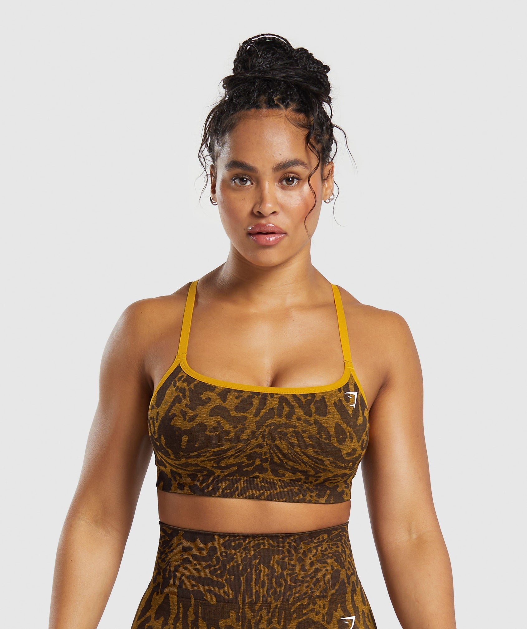 gymshark-adapt-safari-seamless-sports-bra-archive-brown-burnt-yellow-ss24