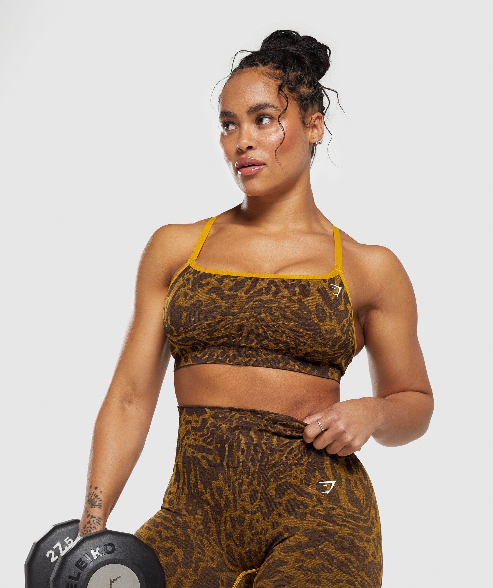 gymshark-adapt-safari-seamless-sports-bra-archive-brown-burnt-yellow-ss24
