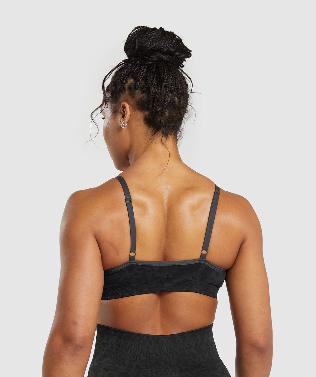 gymshark-adapt-safari-seamless-sports-bra-black-asphalt-grey-ss24