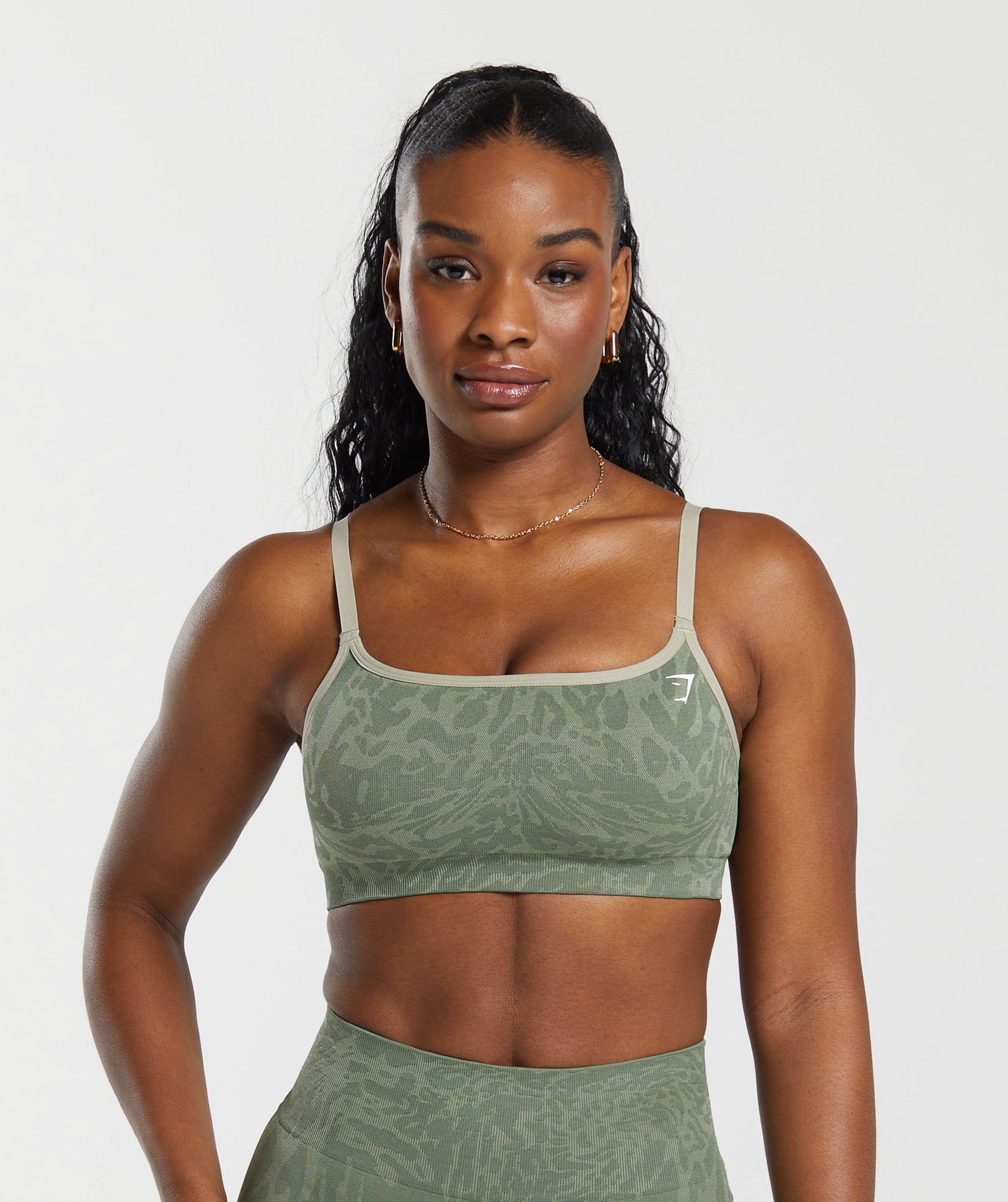 gymshark-adapt-safari-seamless-sports-bra-force-green-faded-green-ss24