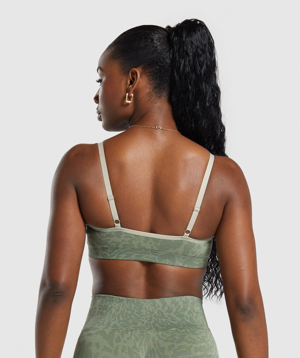 gymshark-adapt-safari-seamless-sports-bra-force-green-faded-green-ss24