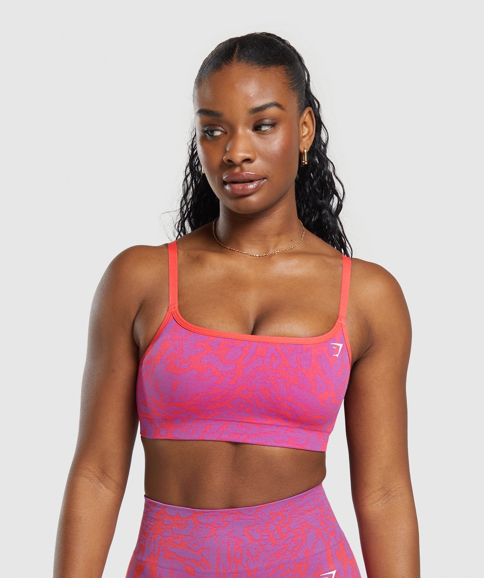 gymshark-adapt-safari-seamless-sports-bra-shelly-pink-fly-coral-ss24