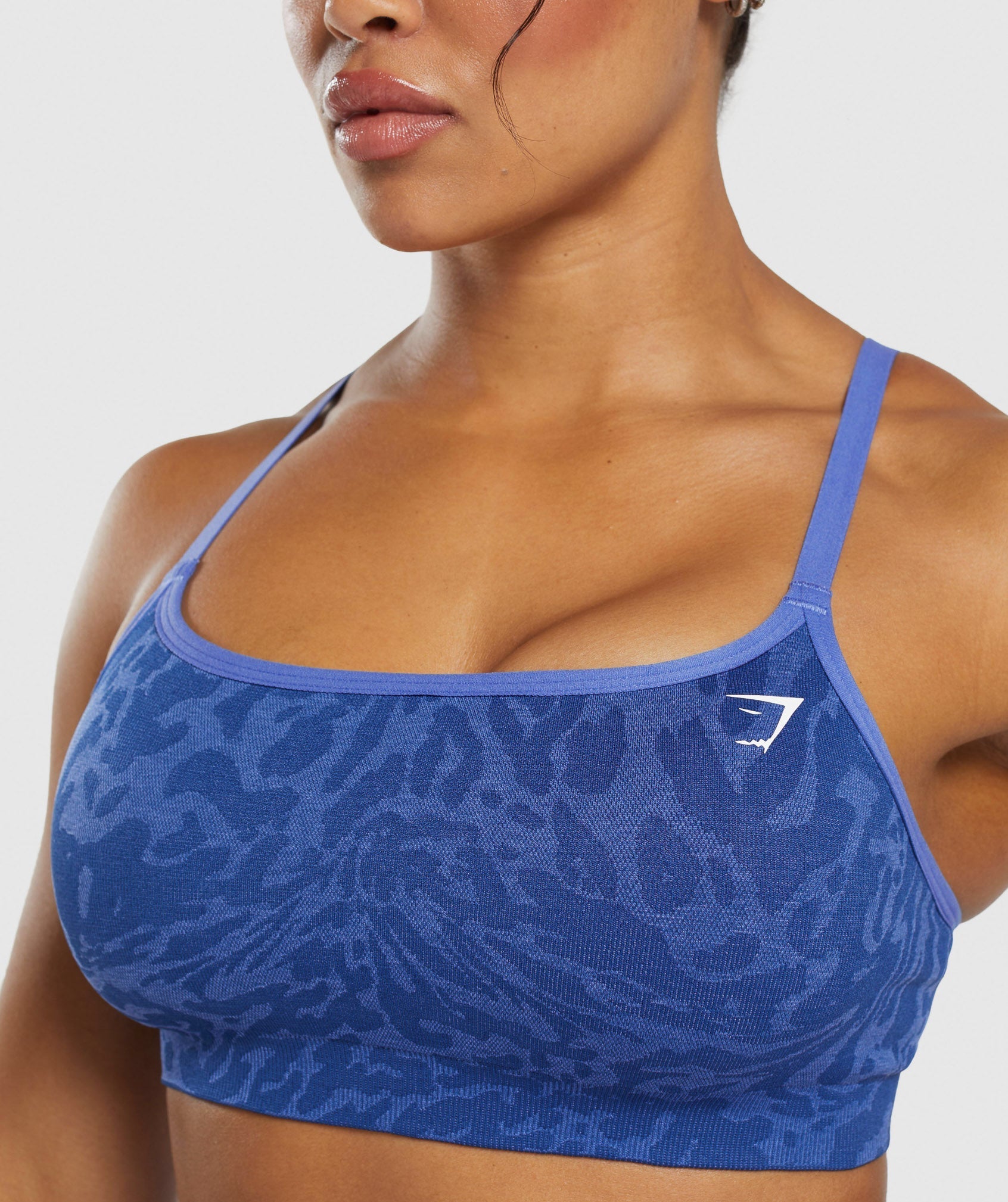 gymshark-adapt-safari-seamless-sports-bra-wave-blue-iris-blue-ss24