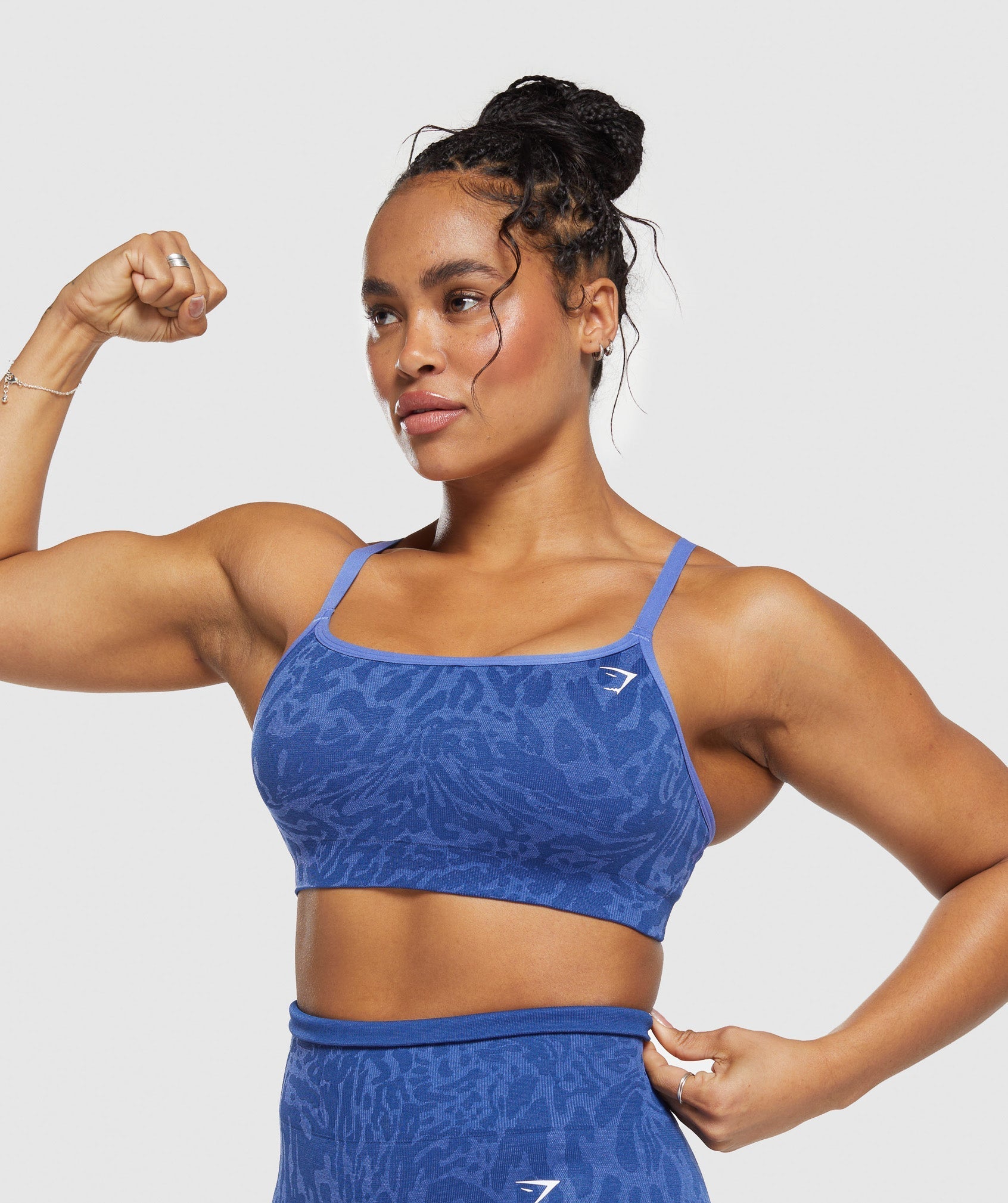 gymshark-adapt-safari-seamless-sports-bra-wave-blue-iris-blue-ss24