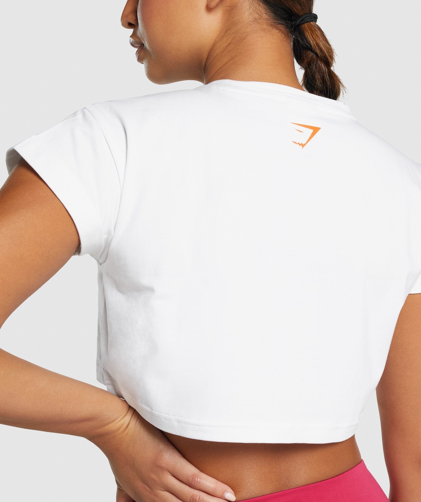 gymshark-animal-graphic-infill-crop-tee-white