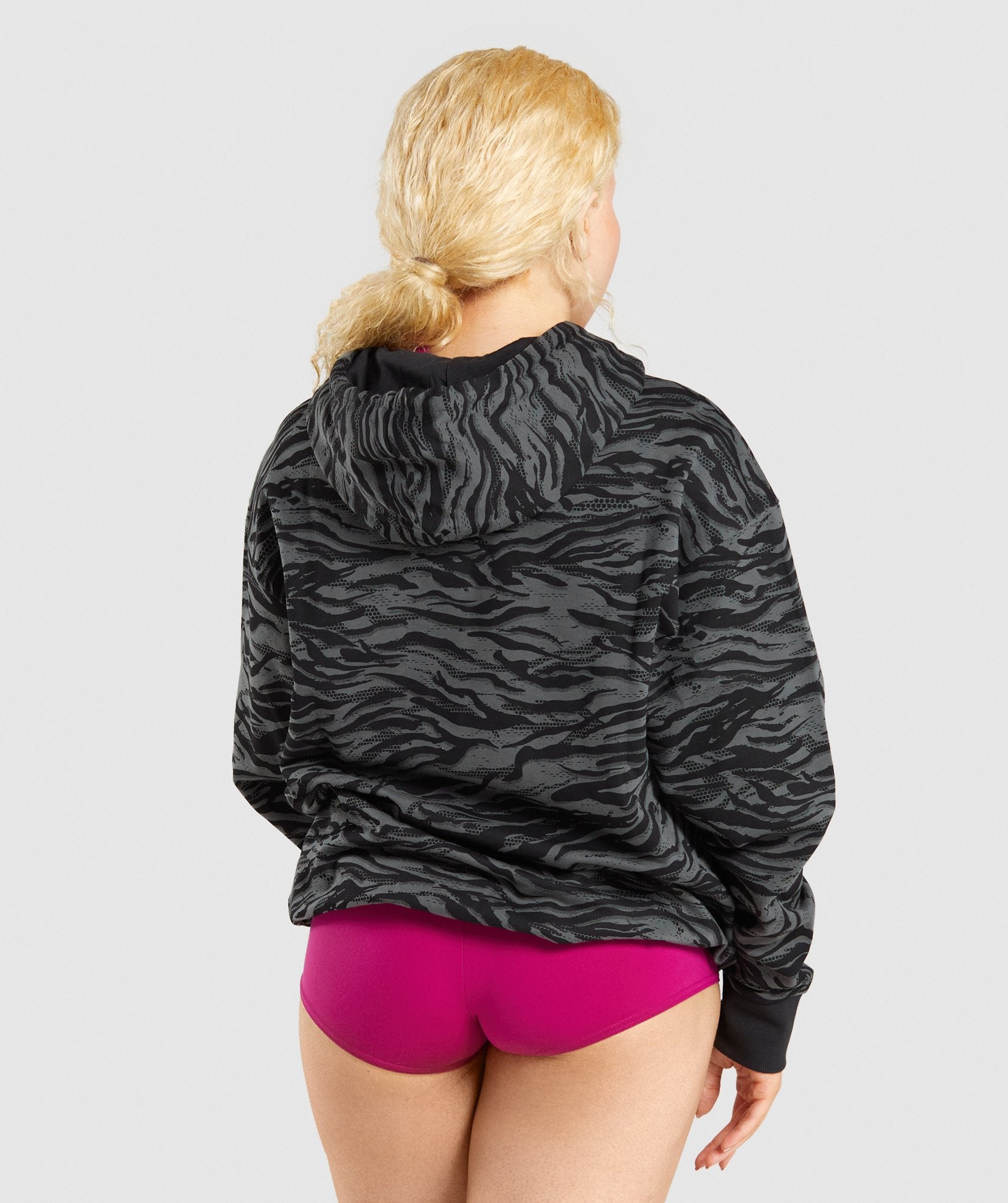 gymshark-animal-graphic-hoodie-black-print