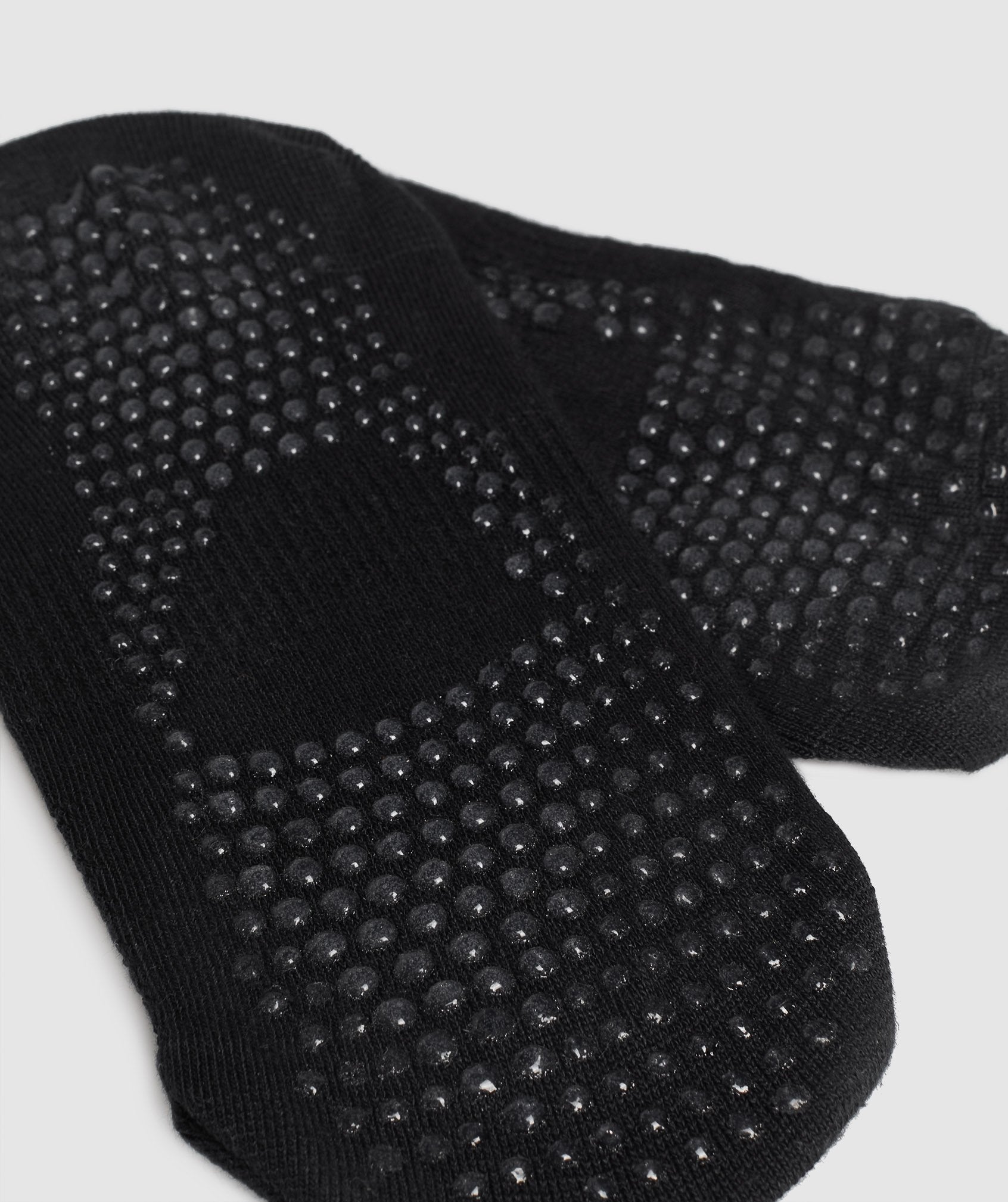 gymshark-studio-socks-black-aw21